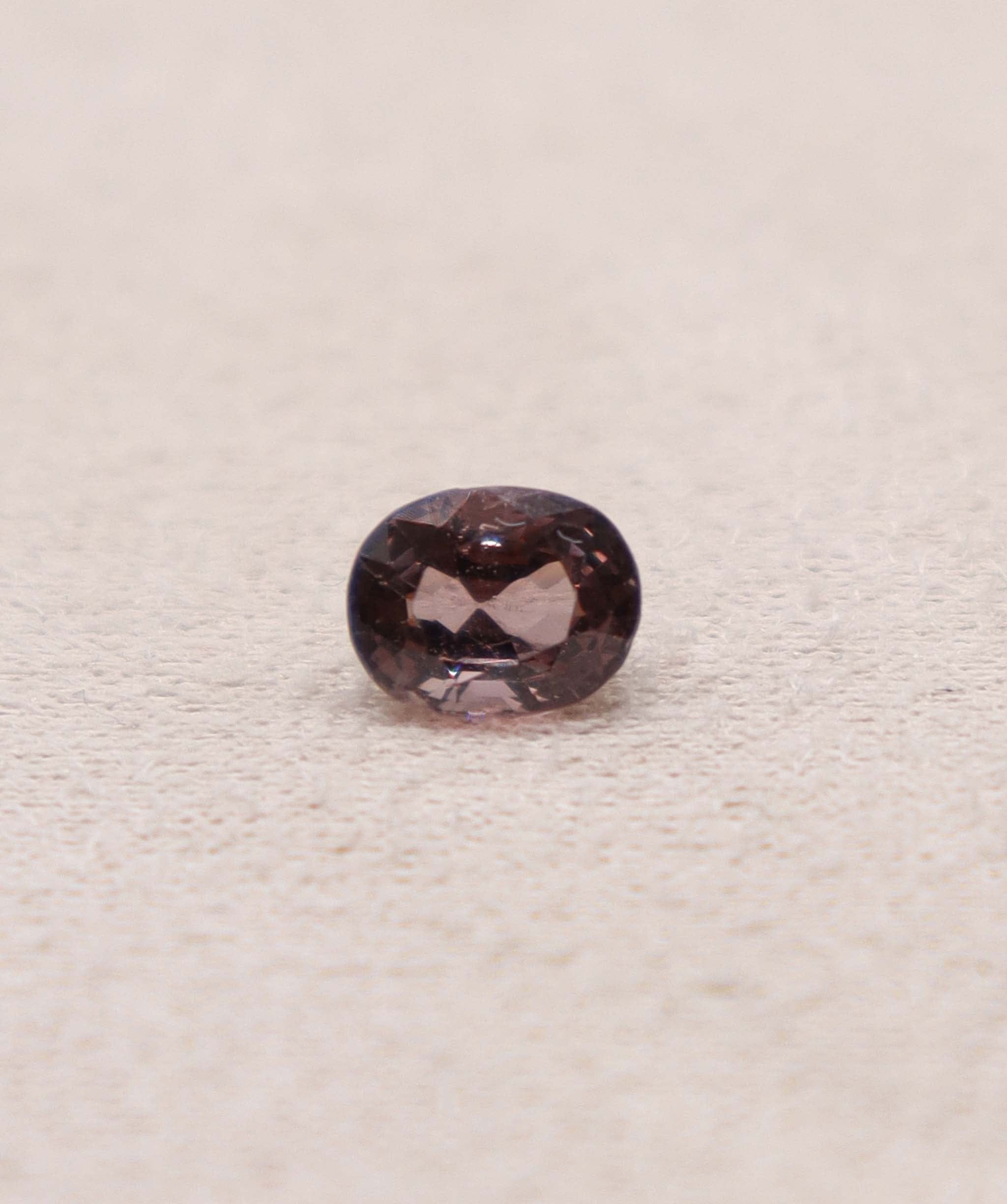 Luxury Promise 1.4ct Purple/Grey Oval Spinel DXBS5007