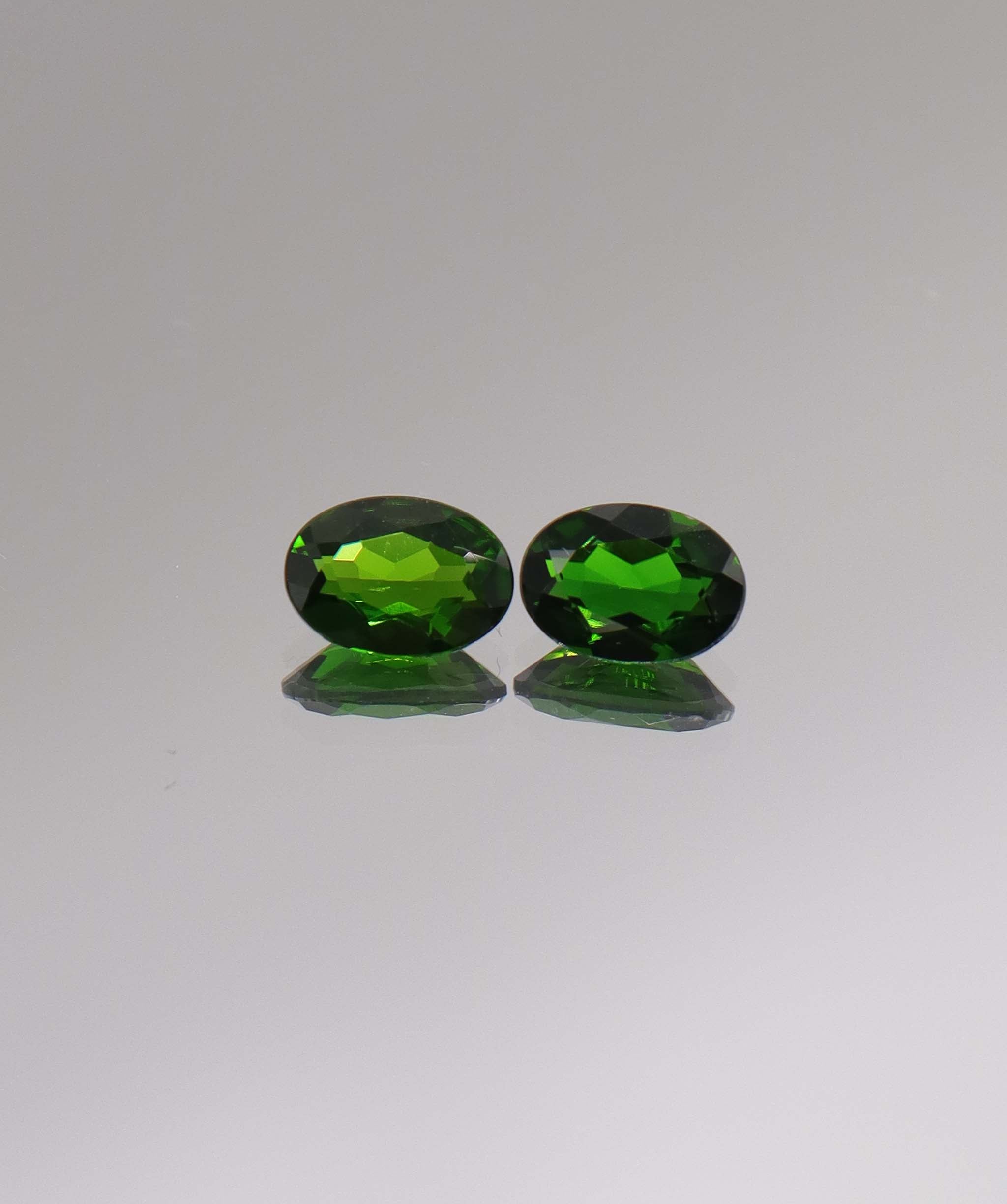 Luxury Promise 1.54ct Oval Chrome Diopside pair DXBCS1168