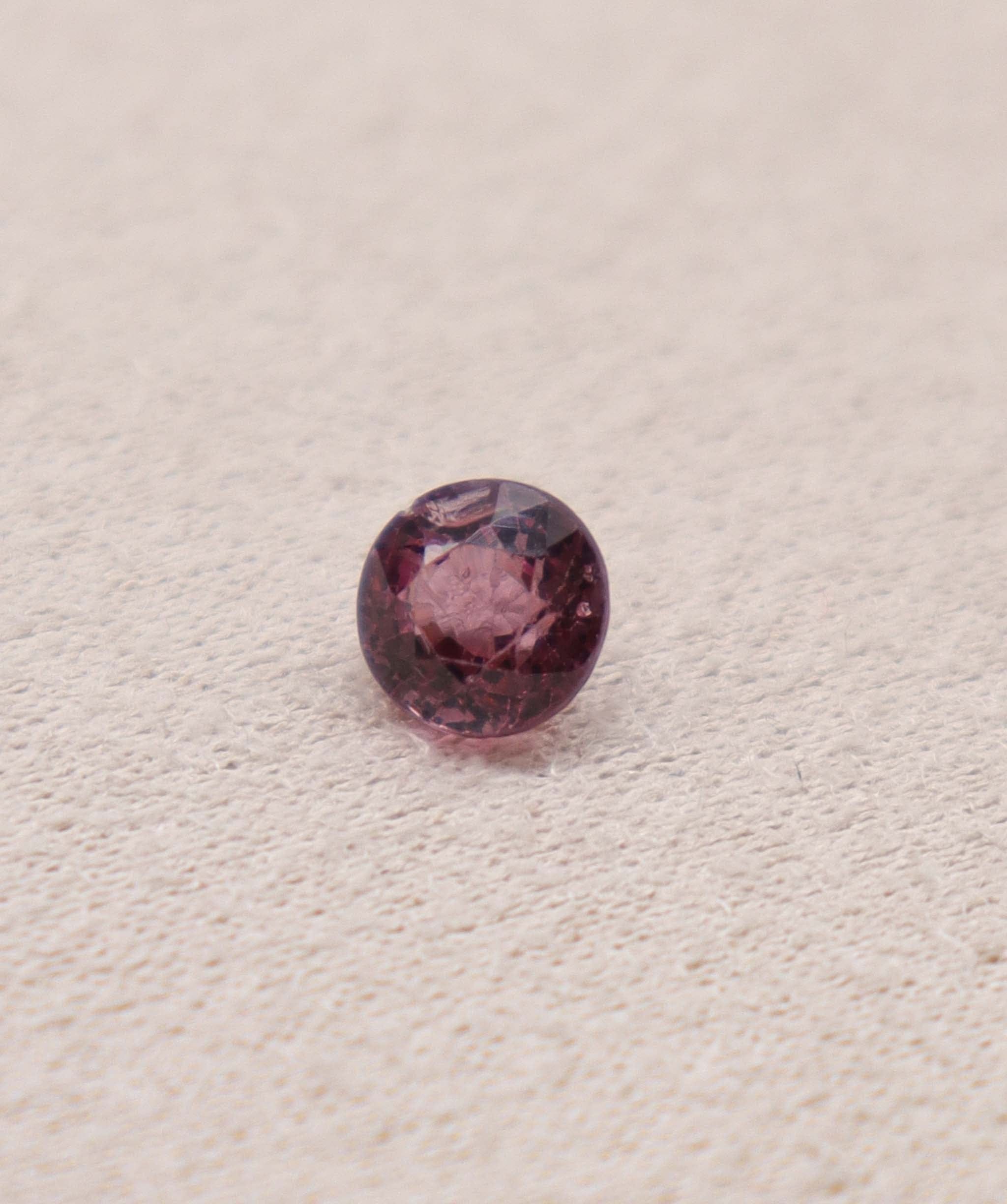 Luxury Promise 1.55ct Pink Round Spinel DXBS4954