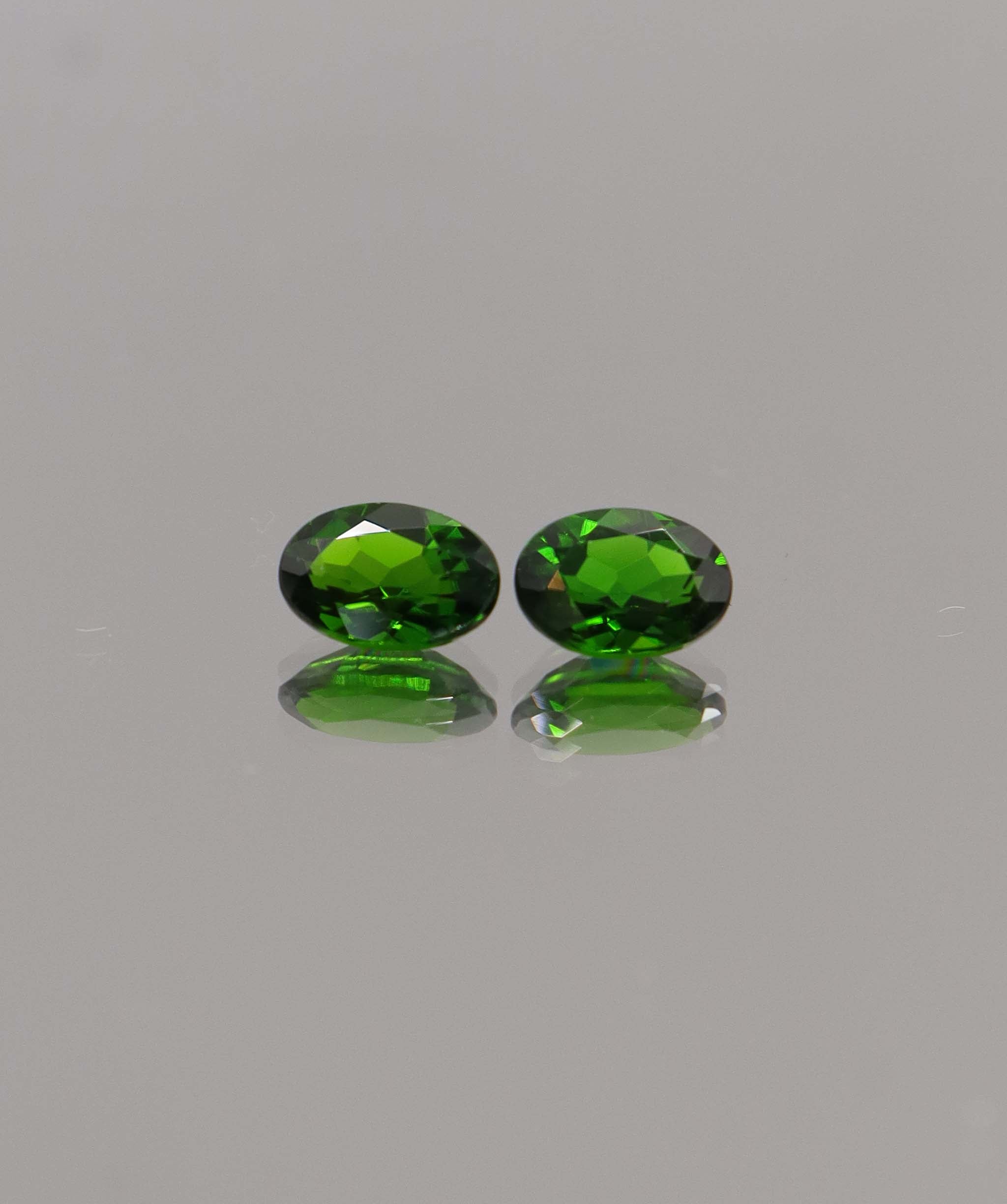 Luxury Promise 1.56ct Oval Chrome Diopside pair DXBCS1170