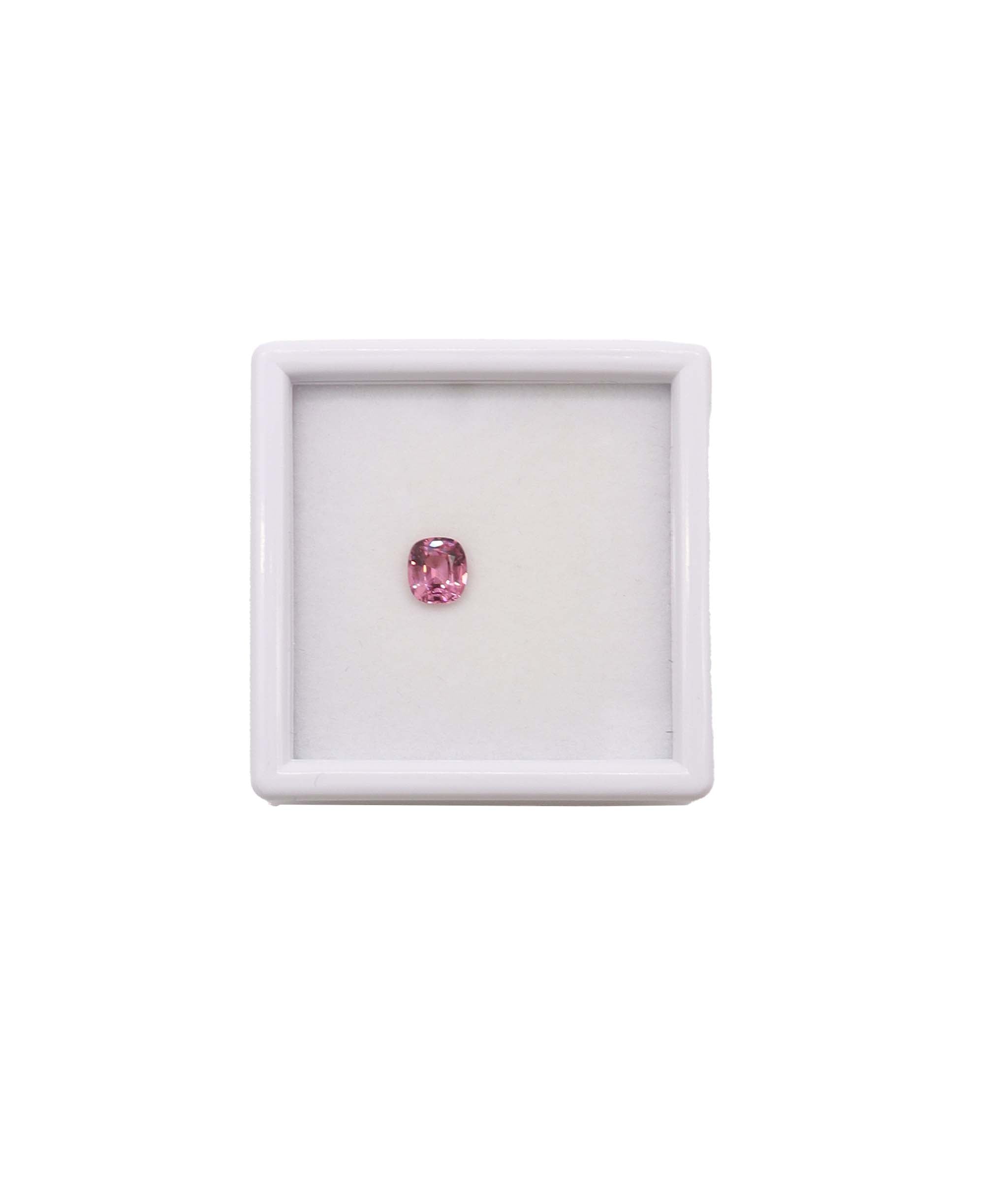 Luxury Promise 1.59cts vibrant pink spinel RDC0720