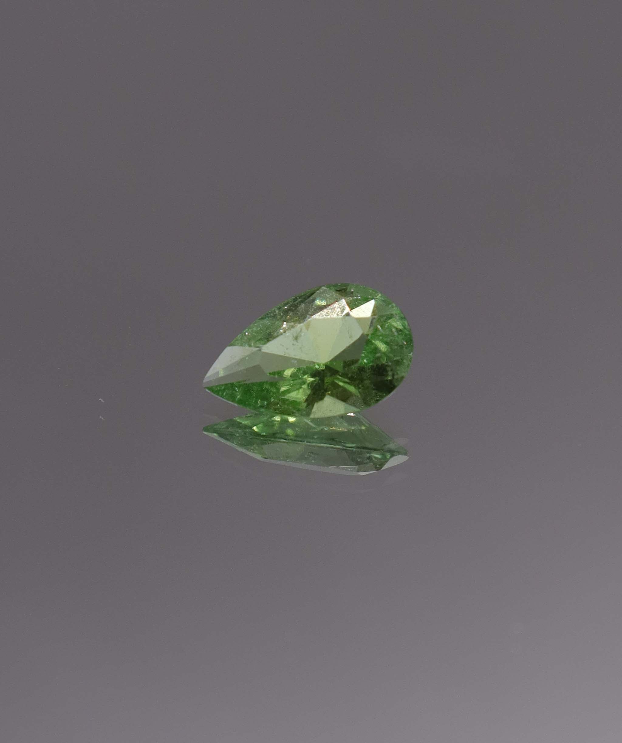 Luxury Promise 1.61ct Neon Green Paraiba Pear (Eye Clean) DXBCS1309