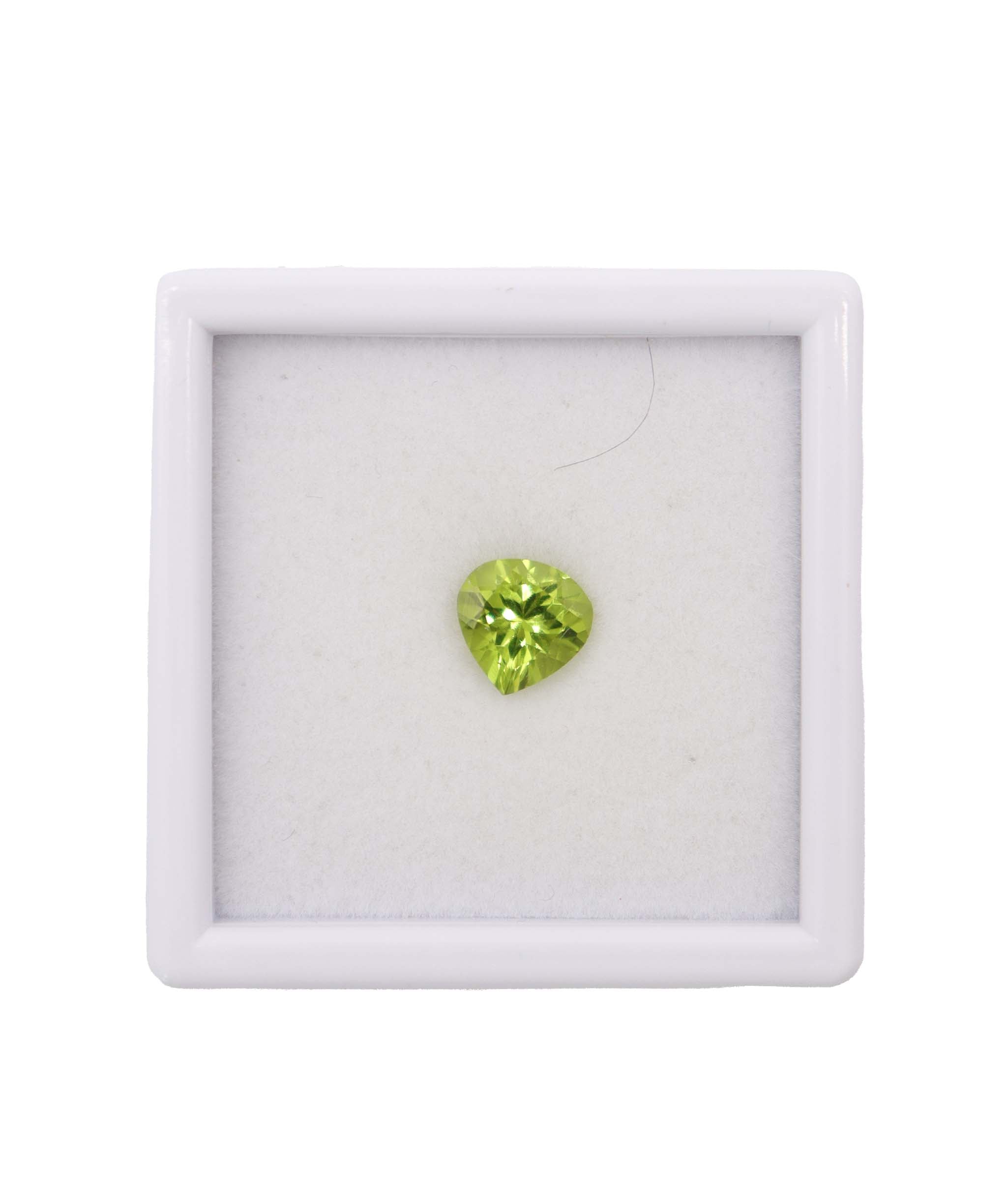Luxury Promise 1.65cts apple green peridot 8mm DXBD0372