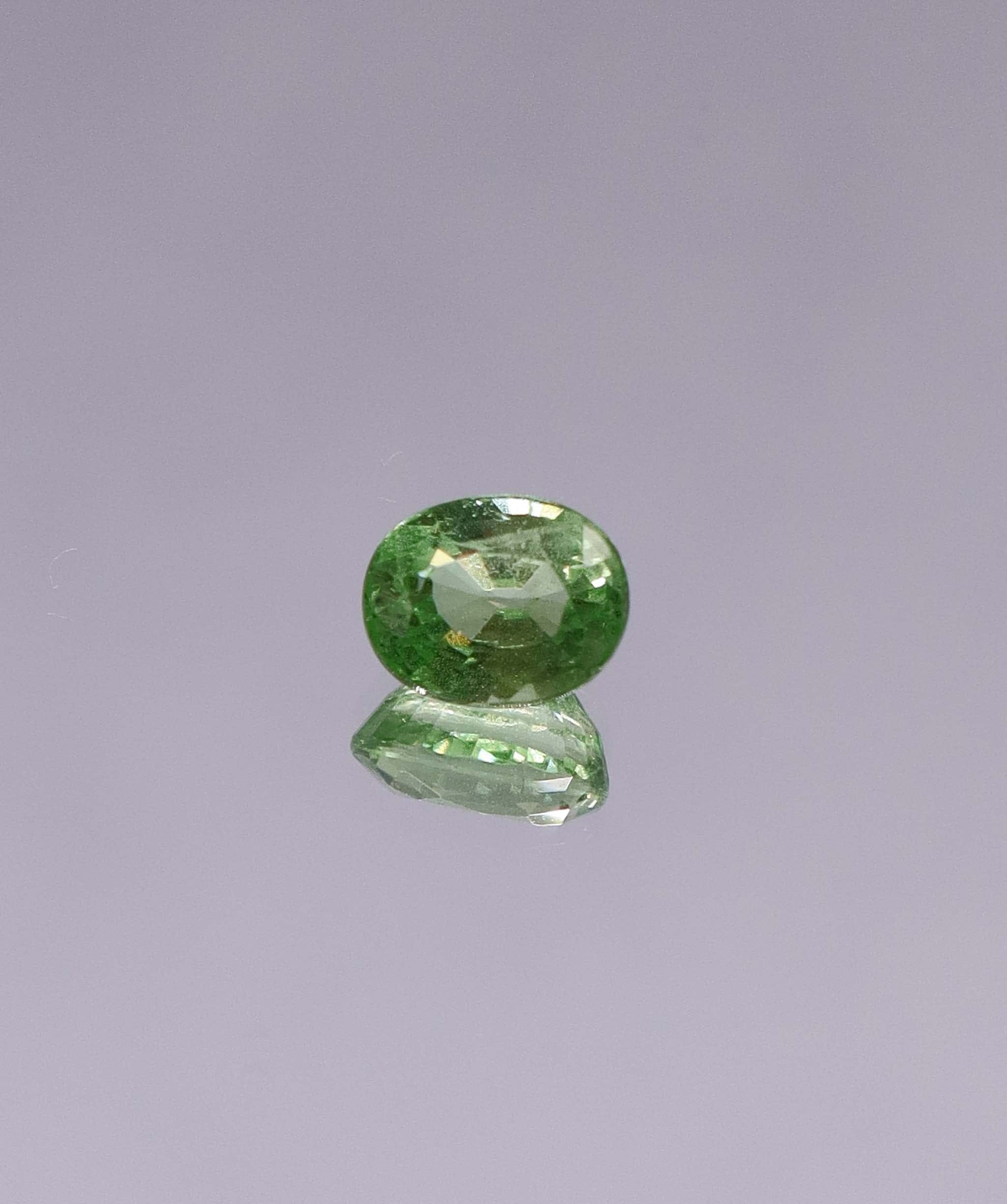 Luxury Promise 1.66ct Uvarovite Garnet Oval DXBCS2191