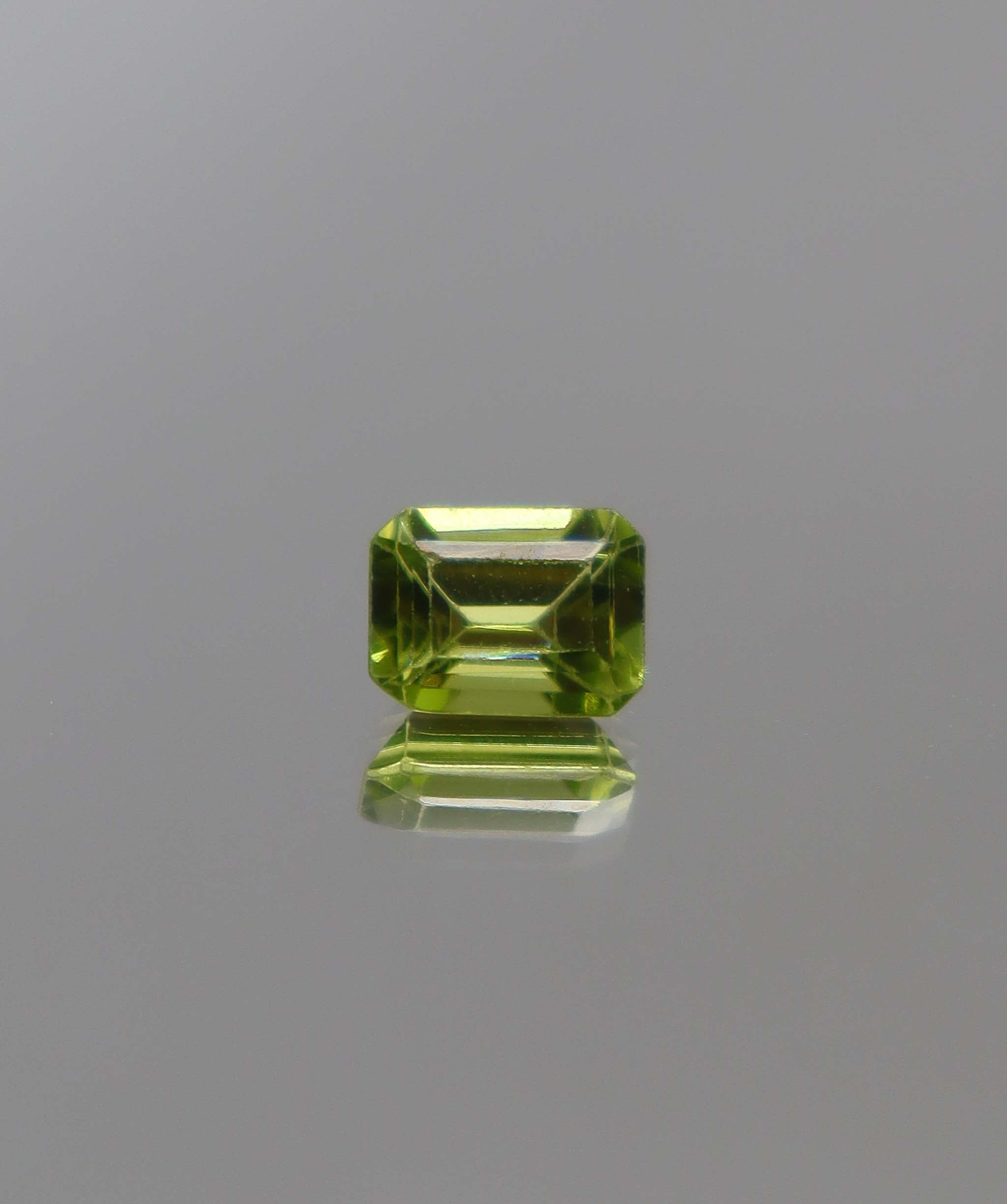 Luxury Promise 1.67ct Peridot Emerald  DXBCS2434