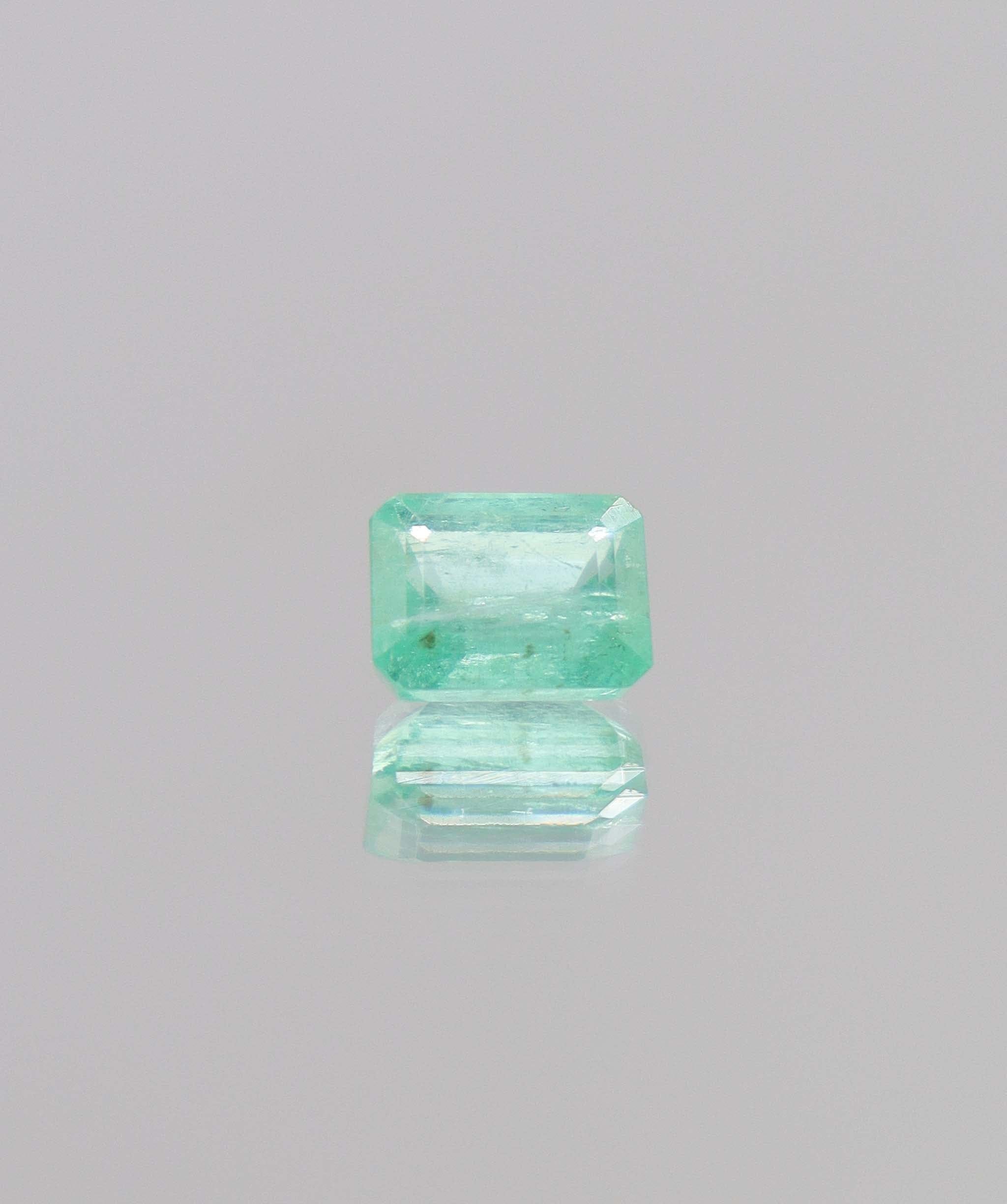 Luxury Promise 1.7 Columbian Emeralds DXBCS0038