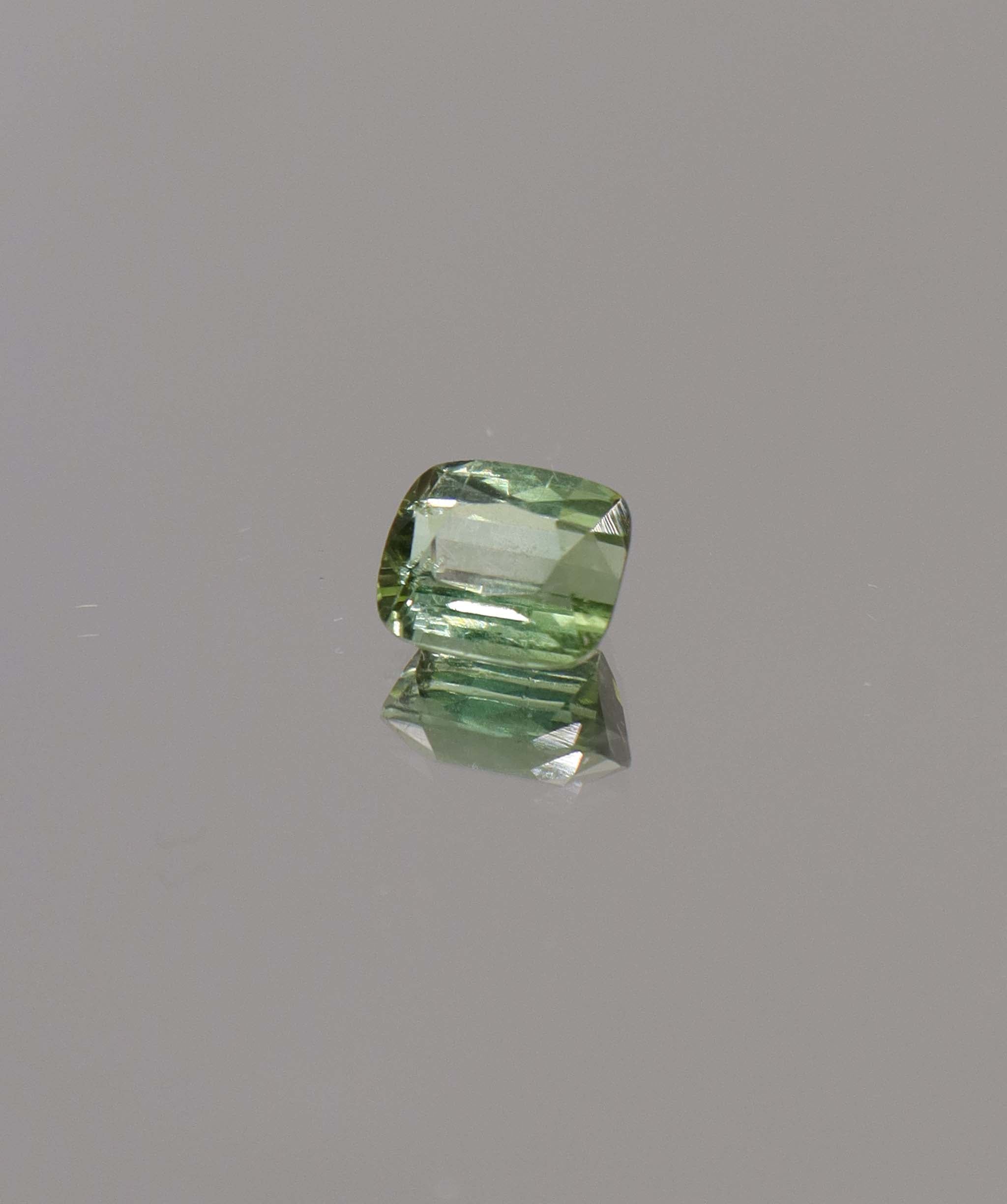 Luxury Promise 1.70ct Green Tourmaline single DXBCS1091