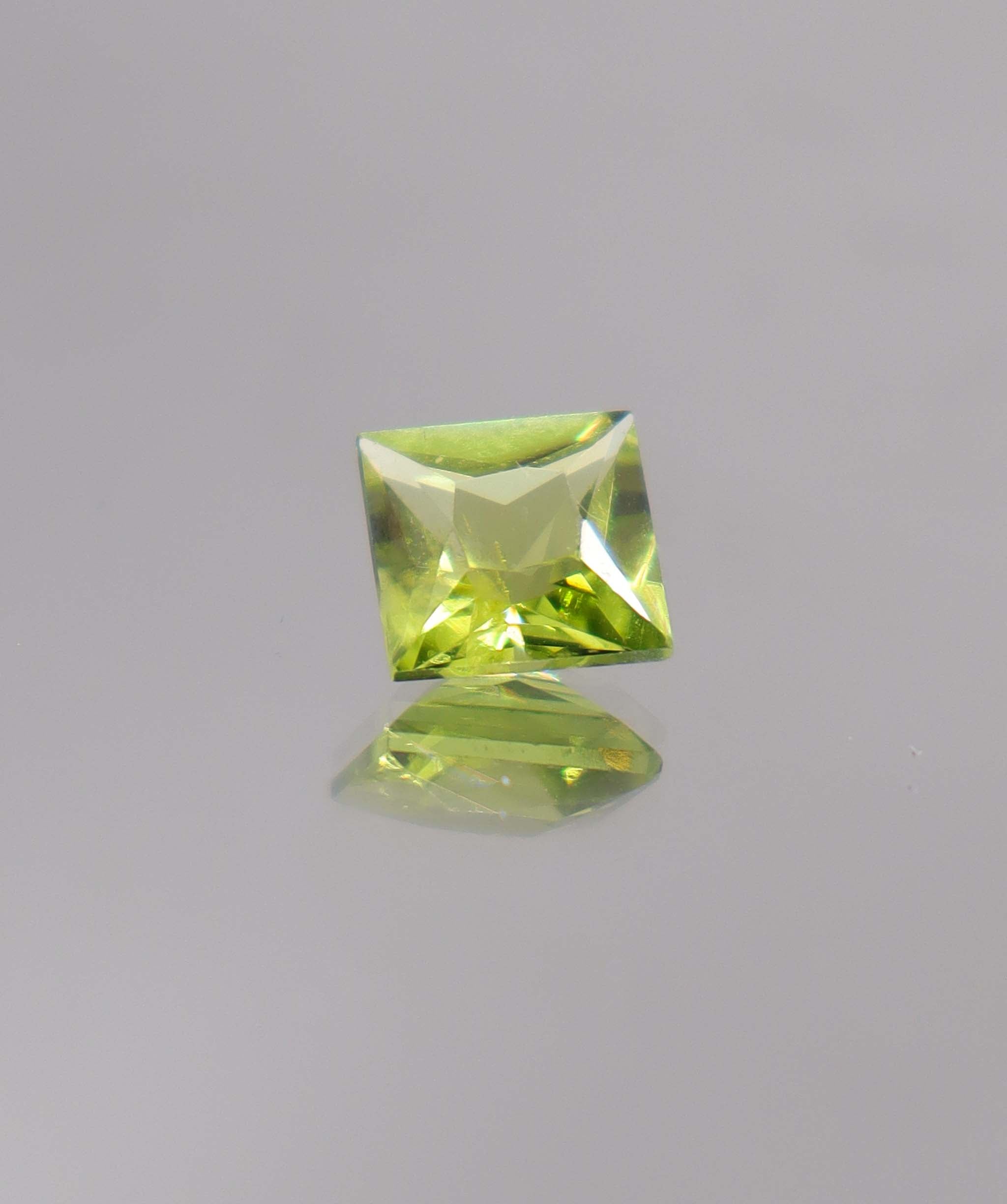 Luxury Promise 1.77ct Peridot Princess DXBCS0039
