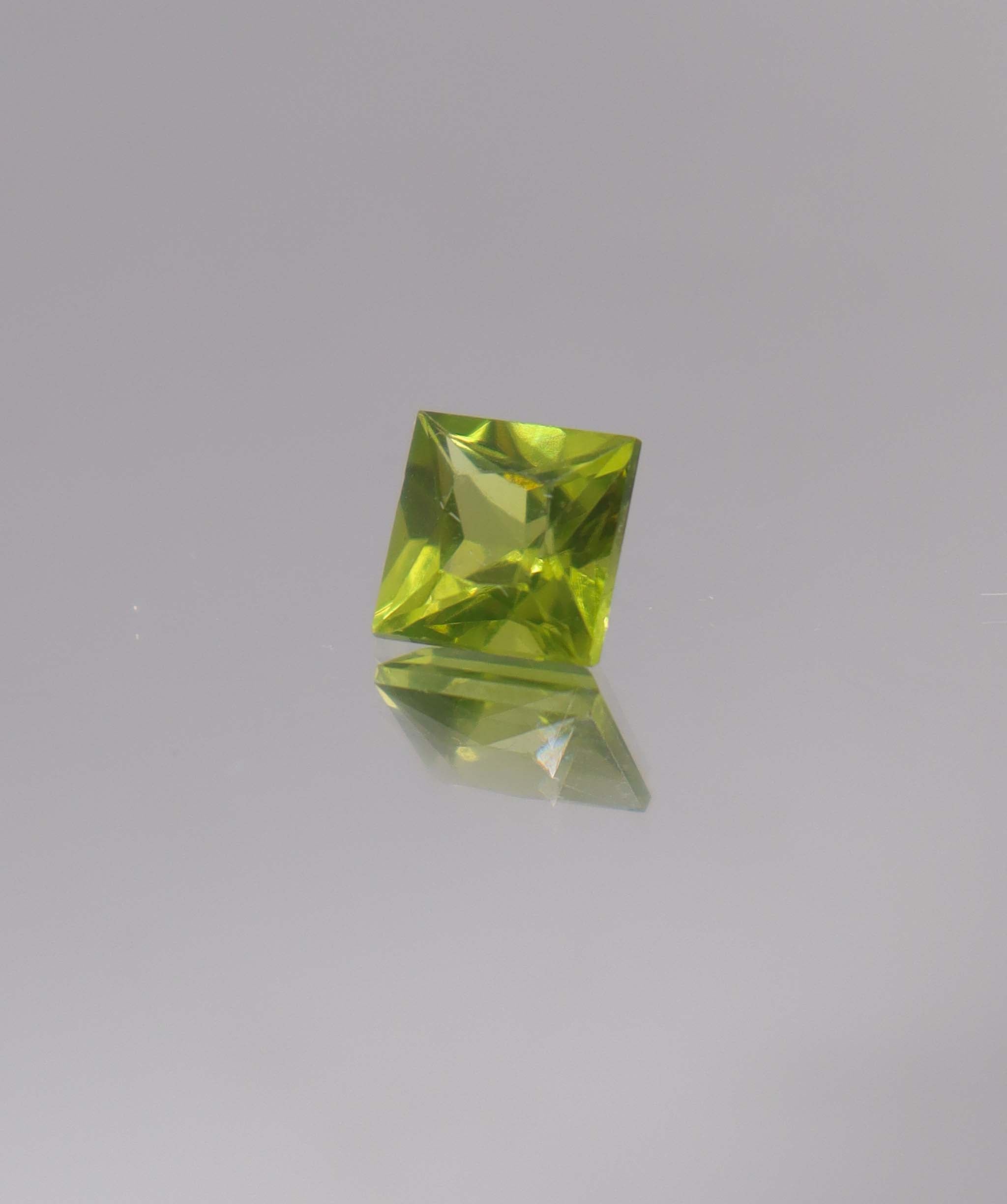 Luxury Promise 1.80ct Peridot Princess DXBCS0043