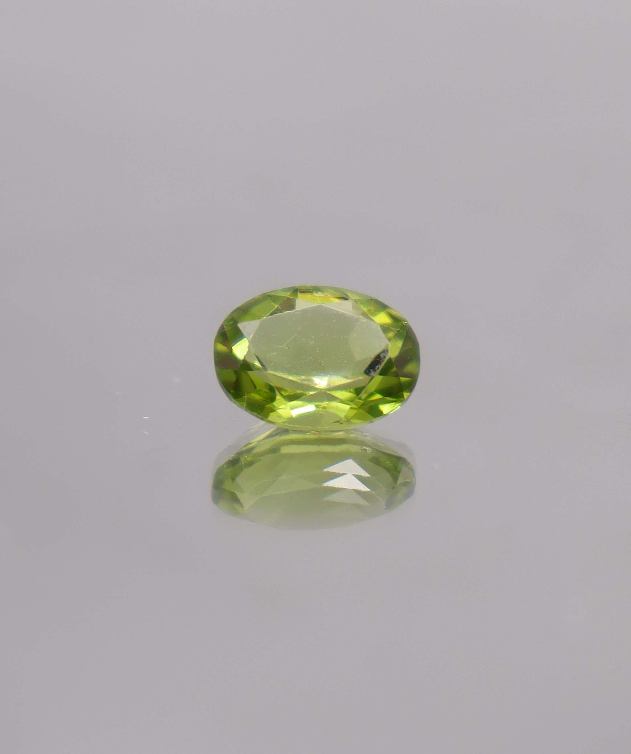 Luxury Promise 1.81ct Peridot Oval DXBCS0045