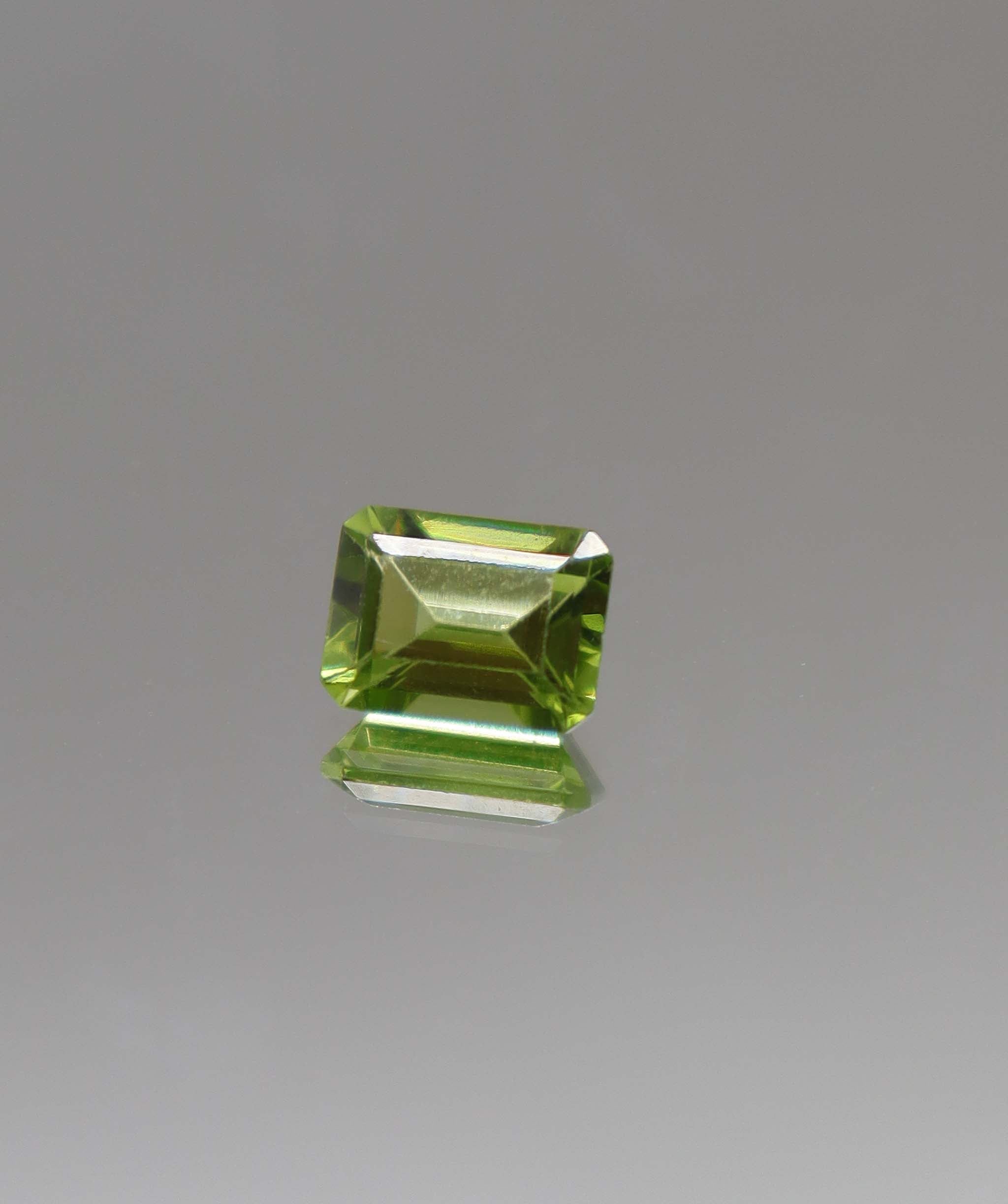 Luxury Promise 1.82ct Peridot Emerald  DXBCS2436