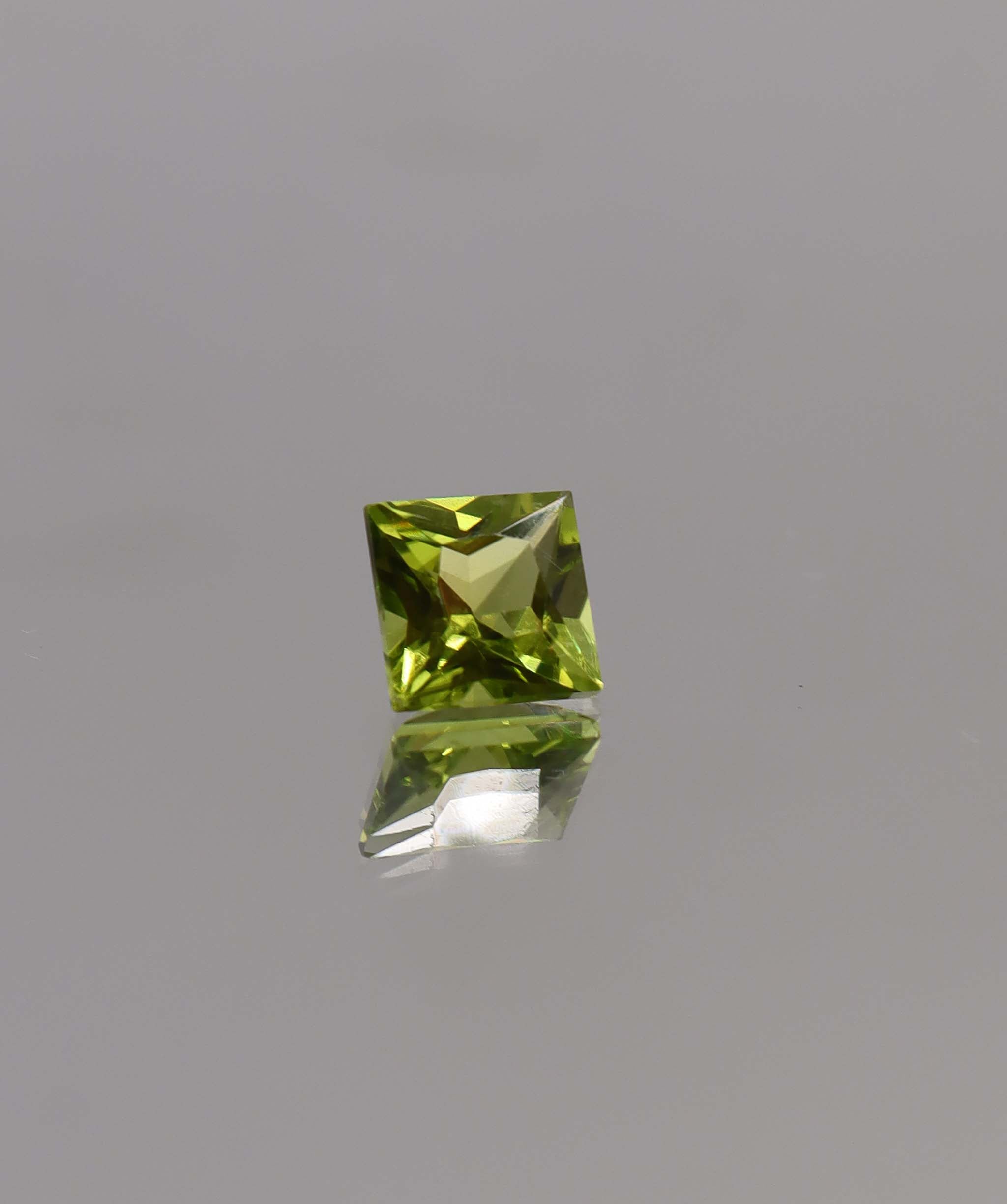 Luxury Promise 1.83ct Peridot Princess DXBCS0062
