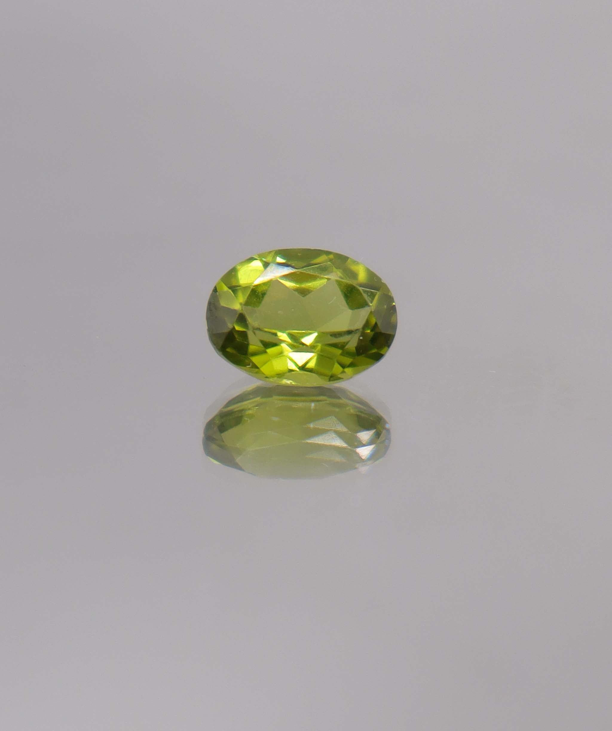 Luxury Promise 1.84ct Peridot Oval DXBCS0052