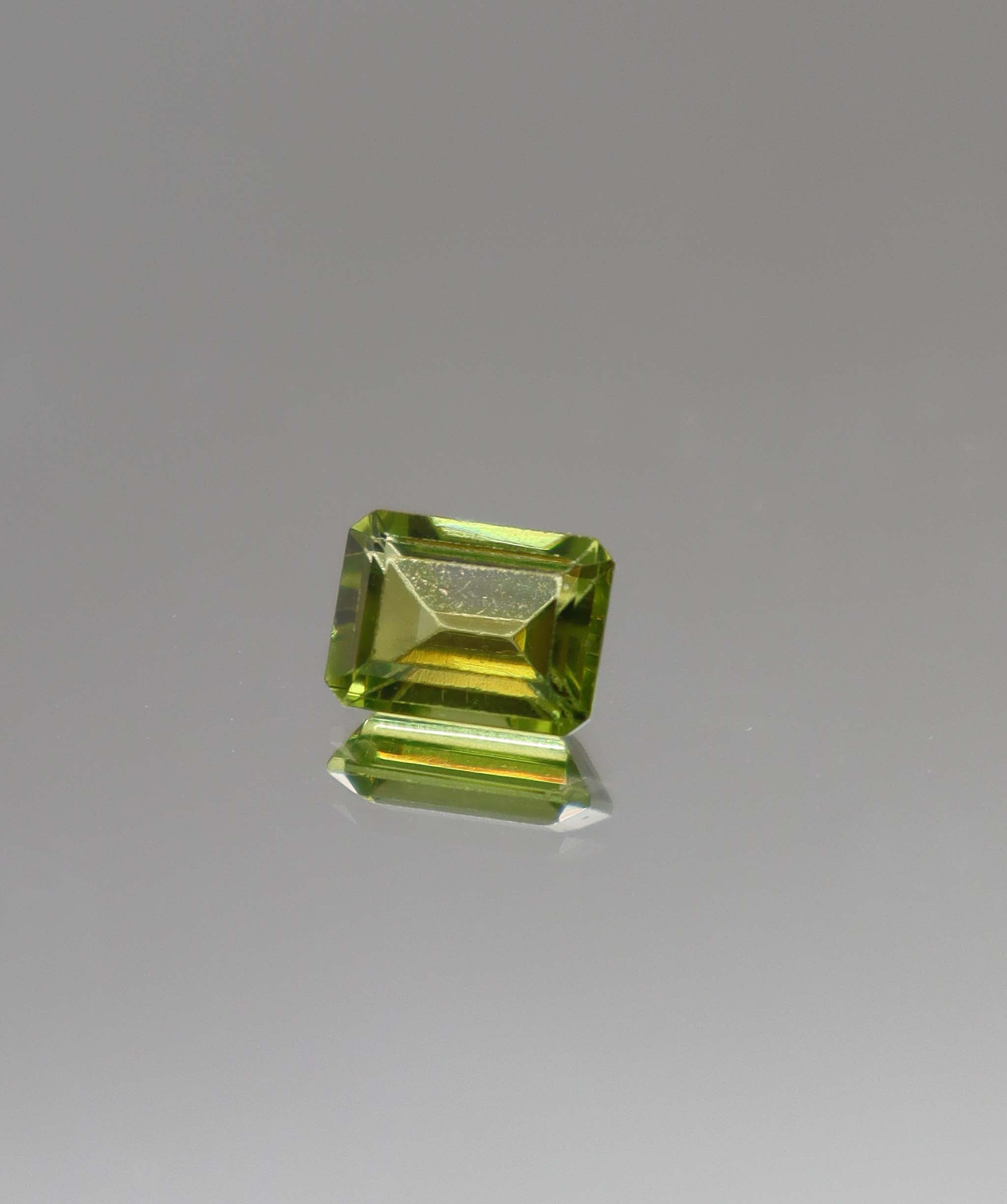 Luxury Promise 1.85ct Peridot Emerald  DXBCS2429