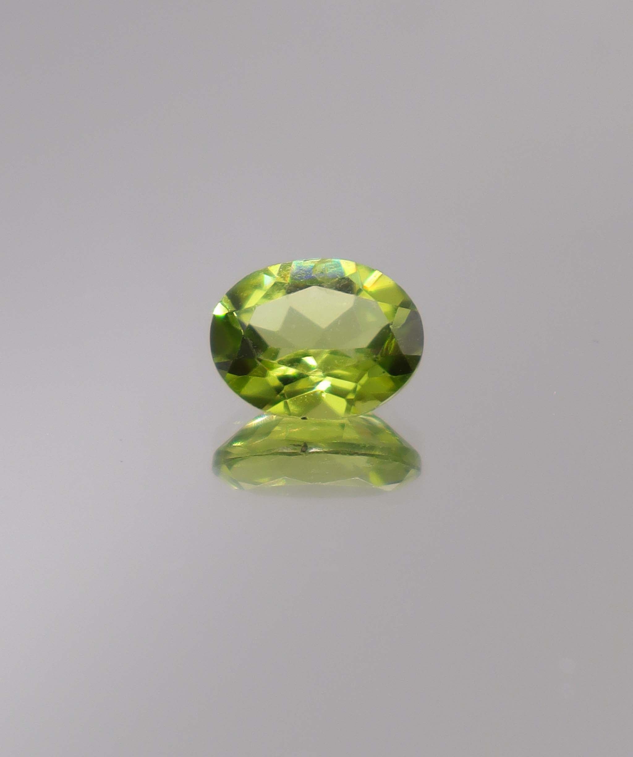 Luxury Promise 1.90ct Peridot Oval DXBCS0058