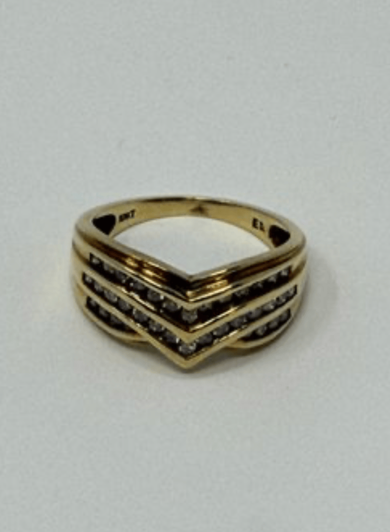 Luxury Promise 10k 3.91g size 7 0.72ctw channel set diamonds ring   AFI044