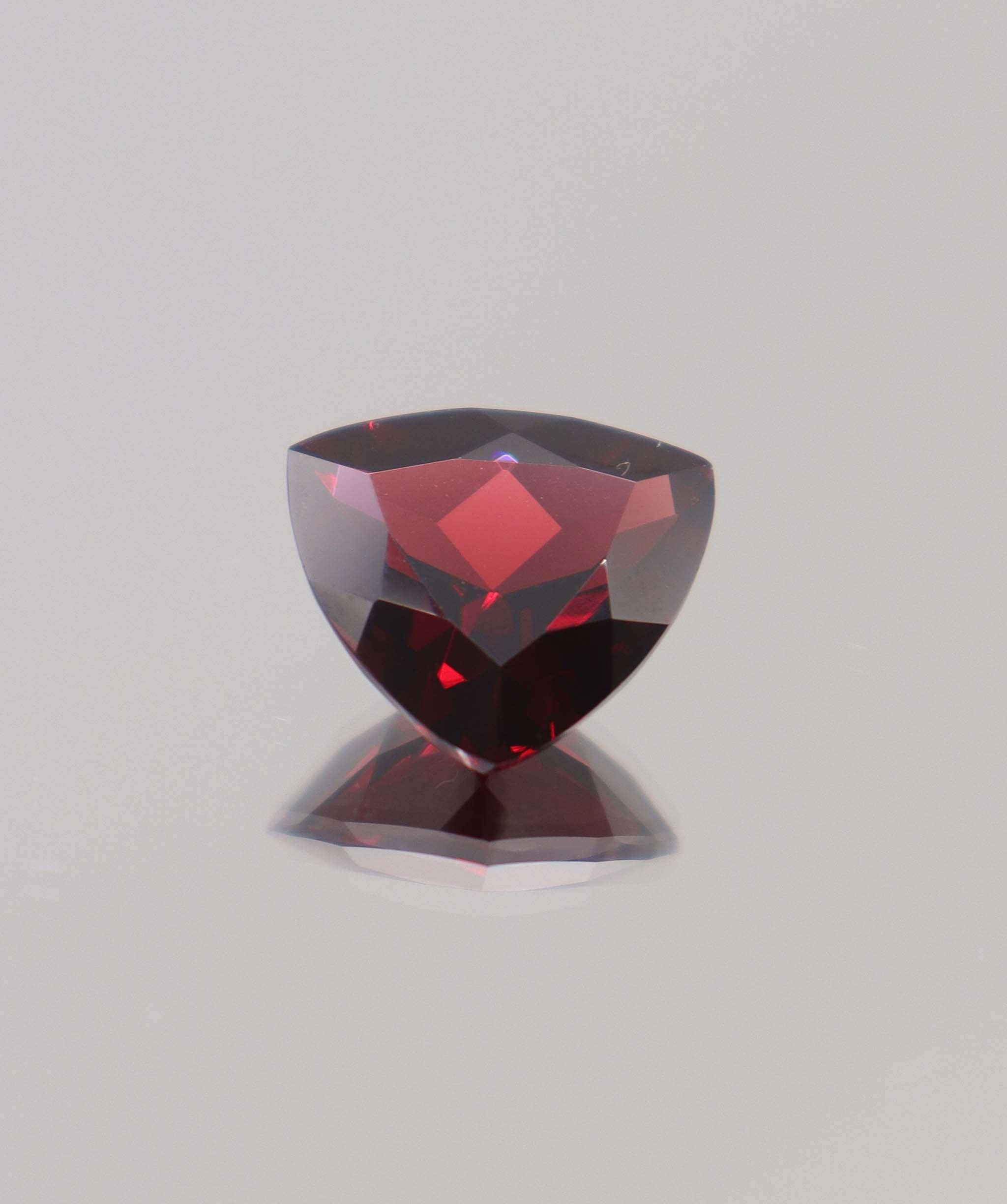 Luxury Promise 11.38ct Almandine Trillion  DXBCS0404