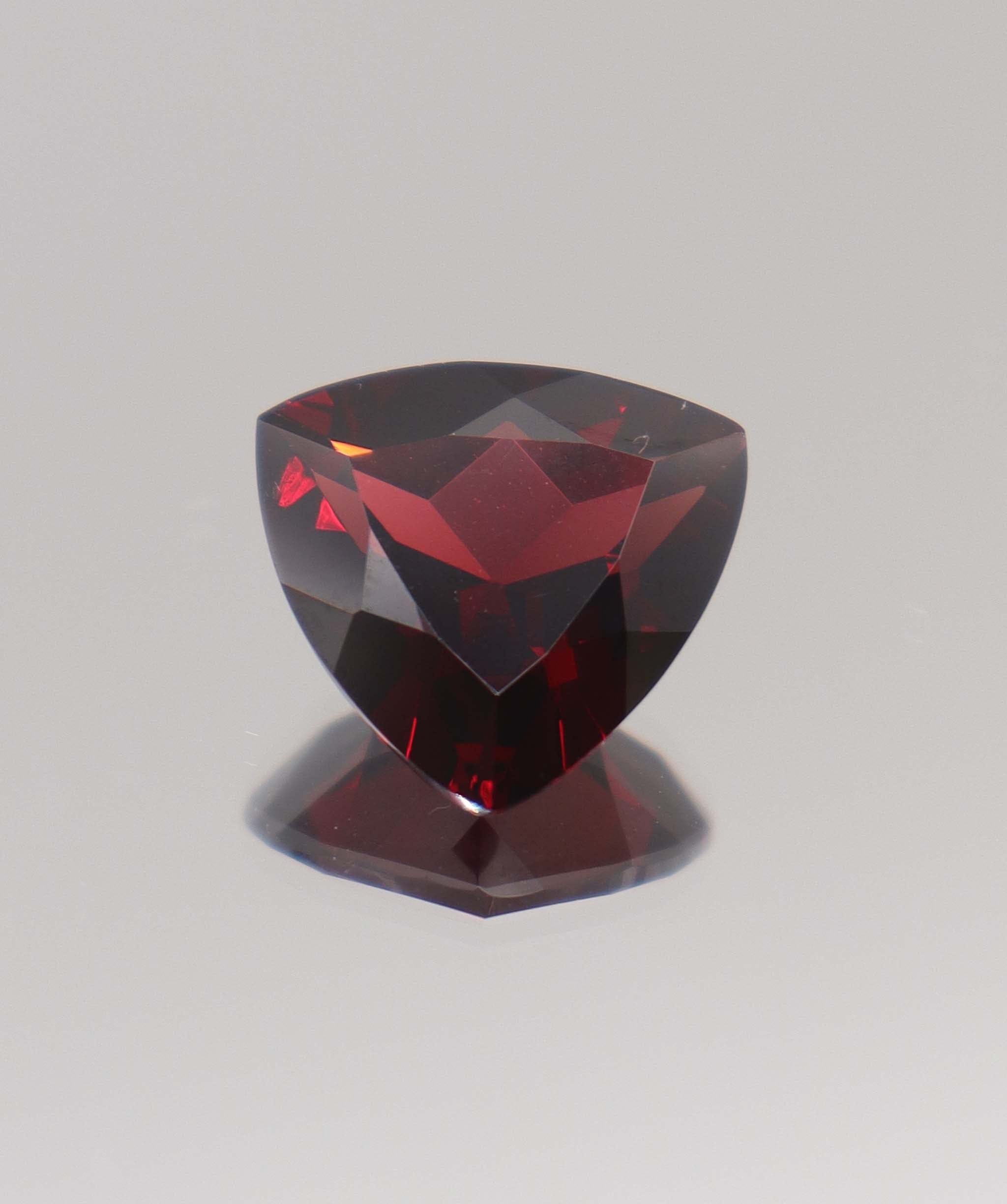 Luxury Promise 11.38ct Almandine Trillion  DXBCS0404