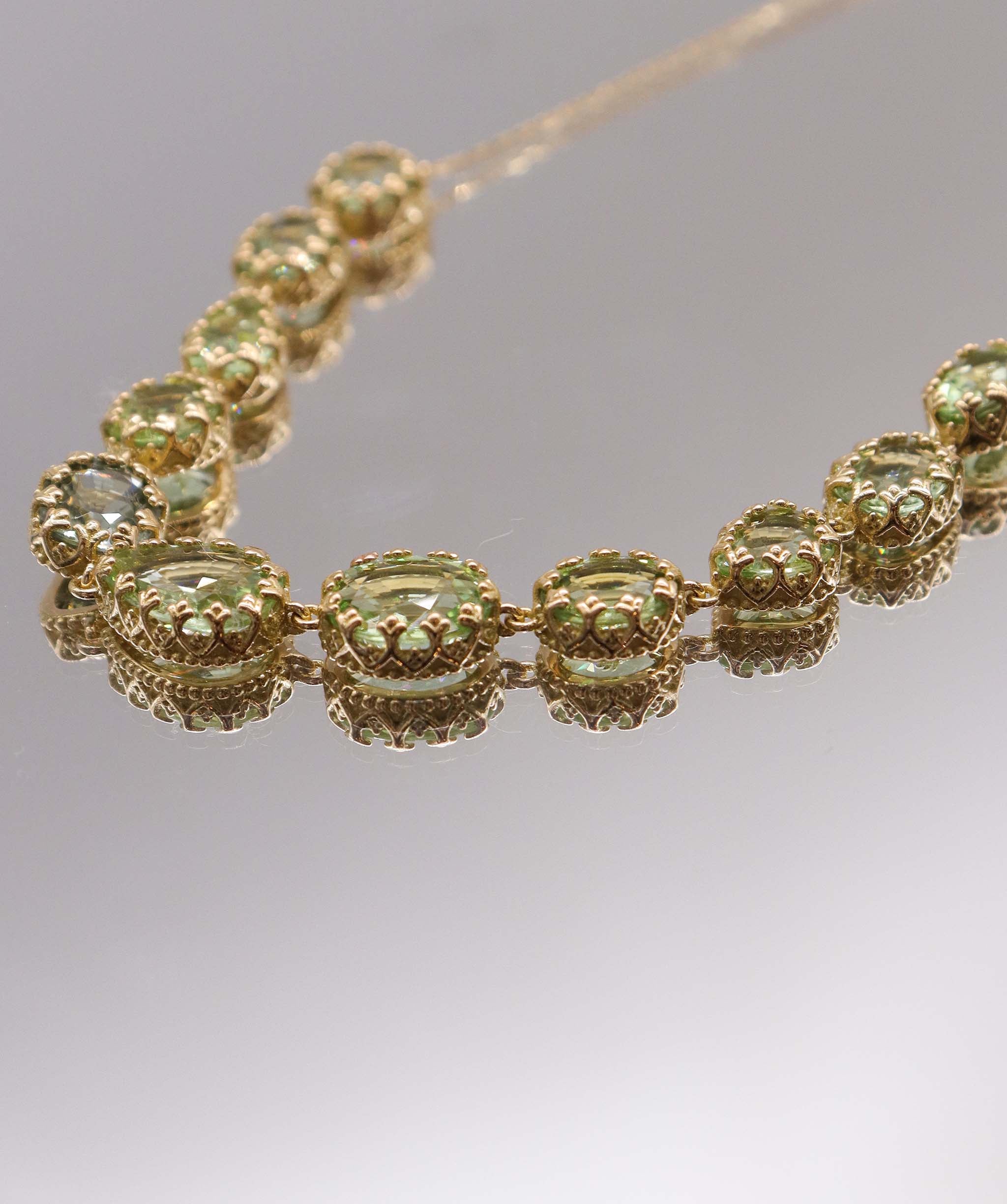 Luxury Promise 14.06ct Peridot YG Crown Necklace DXBS5635