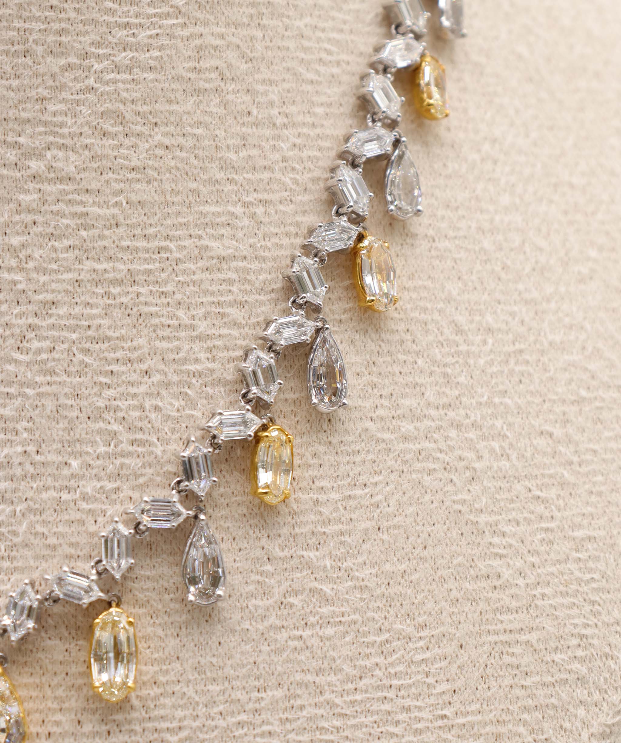 Luxury Promise 17.2CT NECKLACE NK-B31K