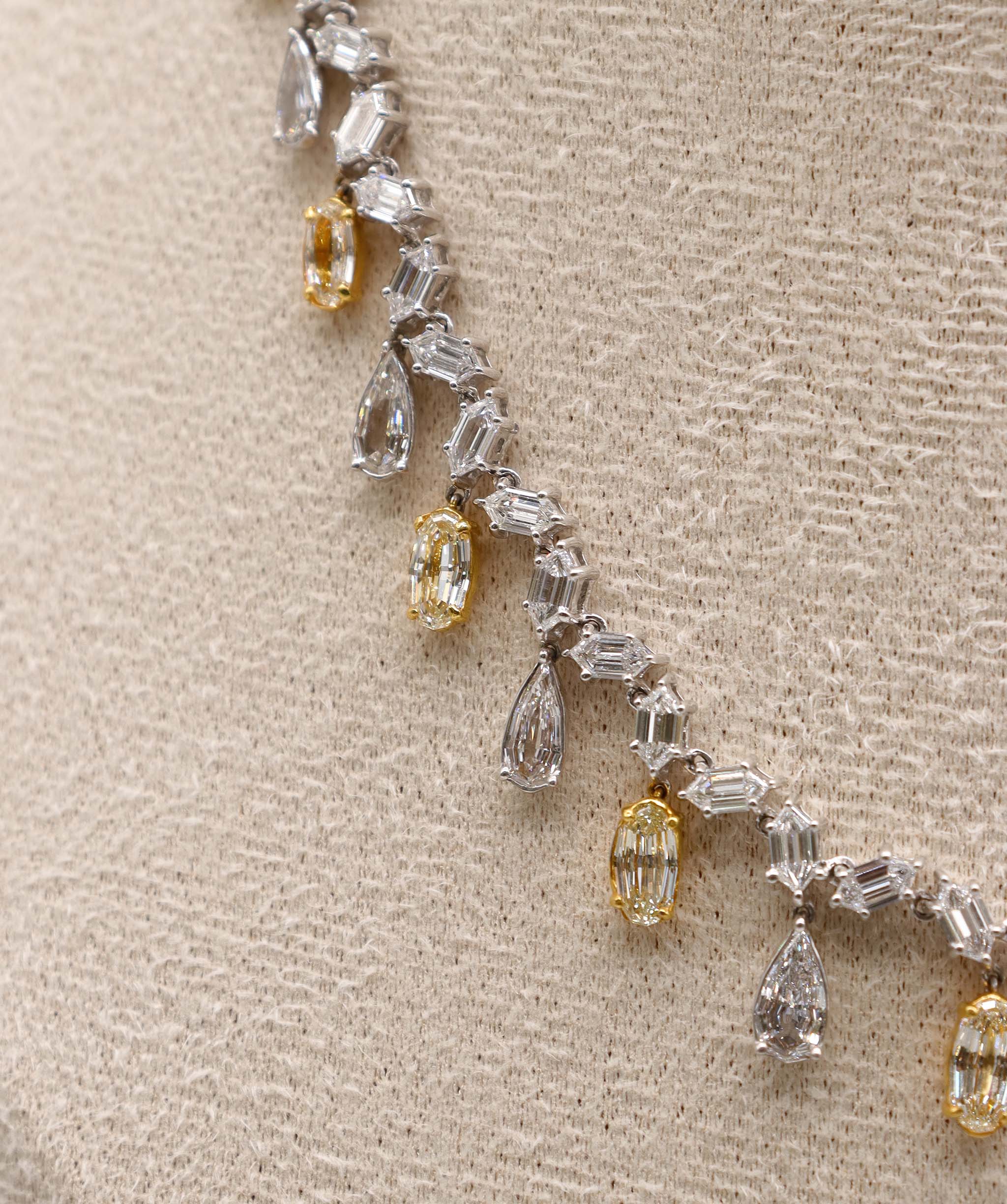 Luxury Promise 17.2CT NECKLACE NK-B31K