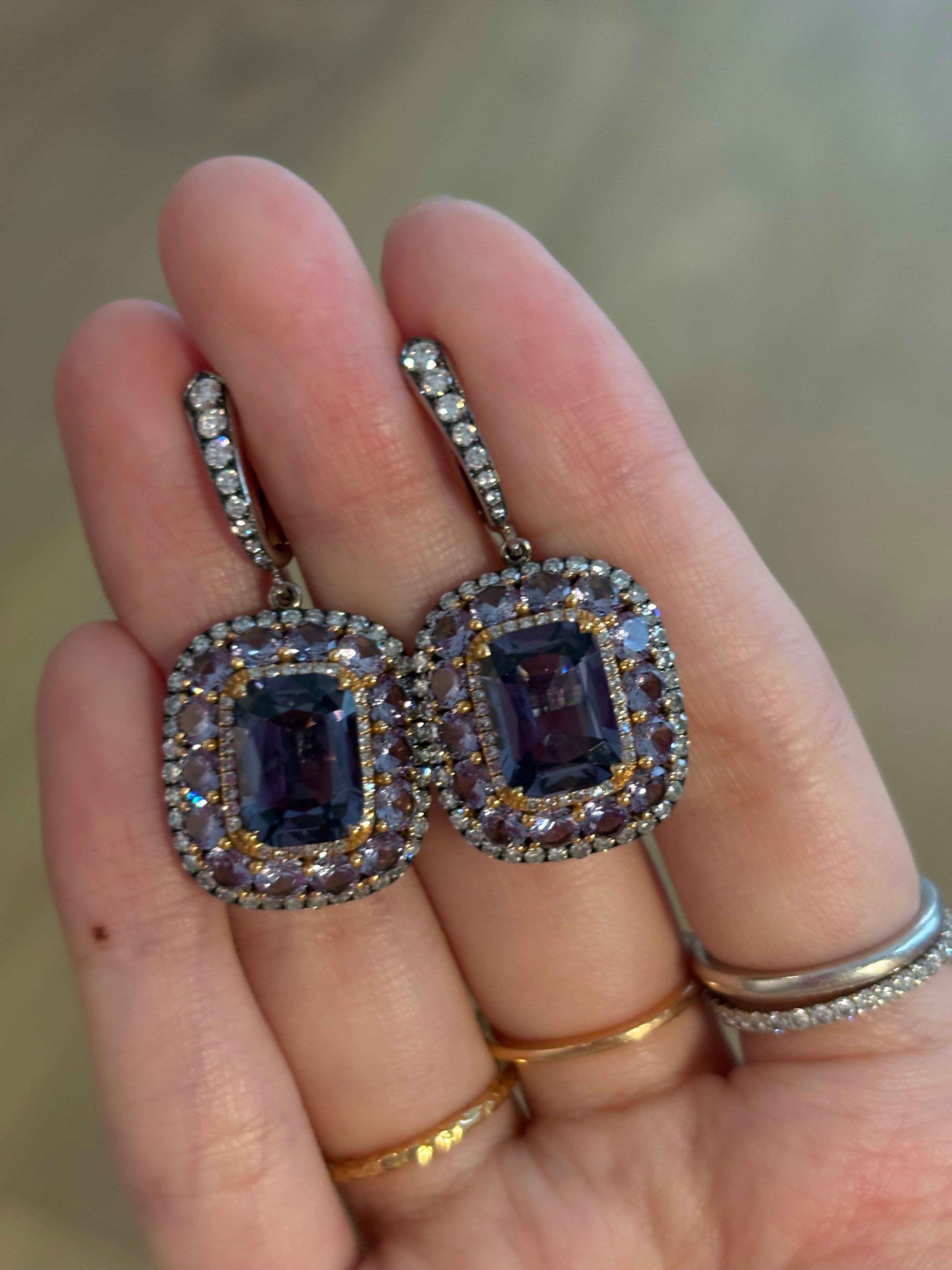 Luxury Promise 18K EARRINGS White and Pink GoldPurple Spinel 7.52 ct / 2 pcsPurple Spinel 4.89 ct / 28 pcsDiamonds 0.27 ct / pcs Diamonds 0.87 ct / 138 pcs E1489