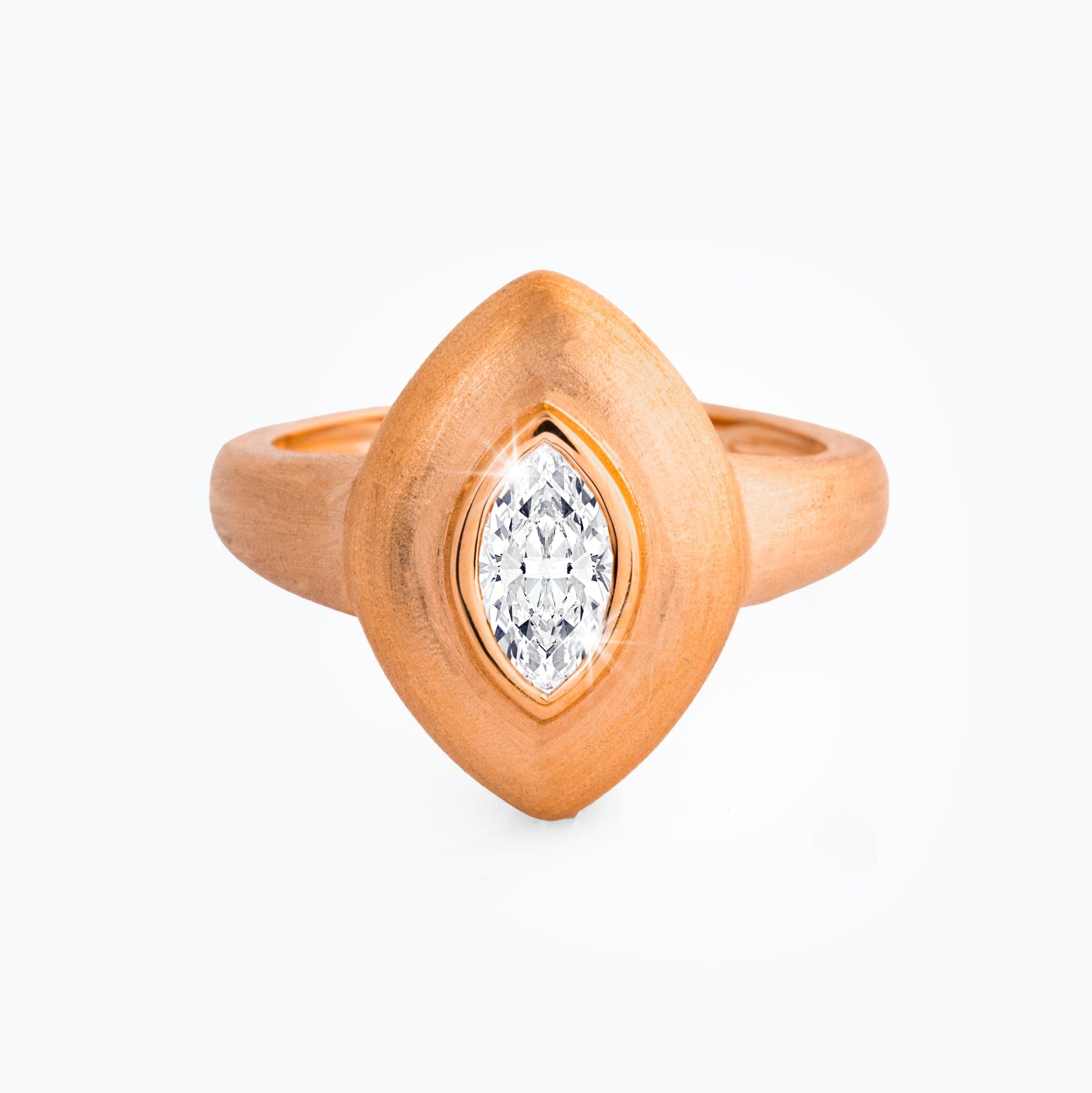 Luxury Promise 18K RG / DIA RING
18K RG: 2.60 RD: 0.3/ MQ
SIZES 46,46 R40794-9