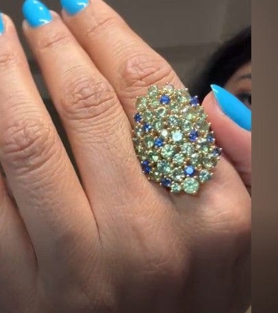 Luxury Promise 18K RING Pink and Yellow GoldDemantoid 4.65 ct / 33 pcsBlue sapphire 1.00 ct / 11 pcsDiamonds 0.19 ct / 27 pcs R1370