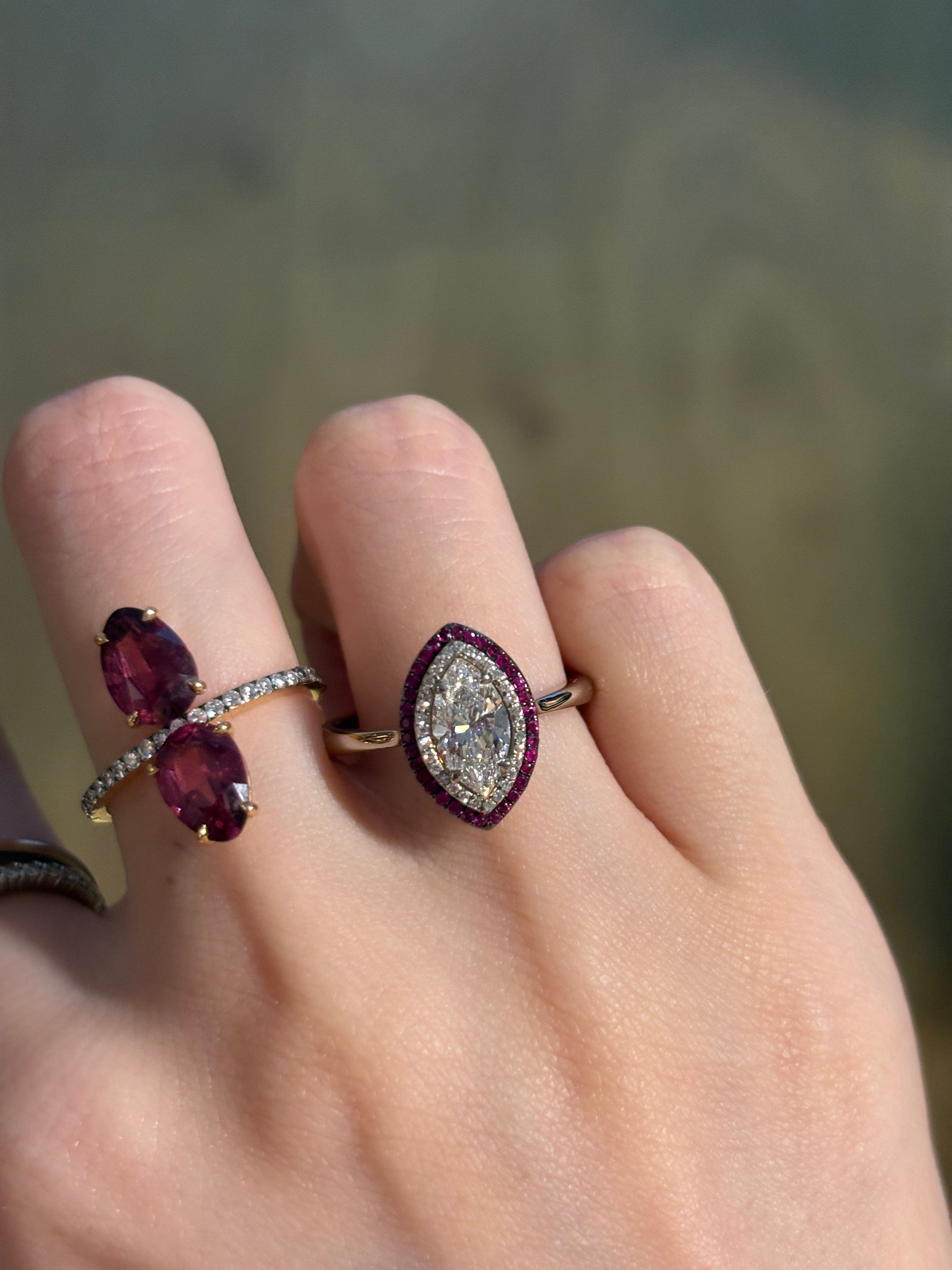 Luxury Promise 18K RING Pink GoldMarquise Diamonds 1.01 ctRuby 0.15 ct / 34 pcsDiamonds 0.07 ct / 31 pcs R1640