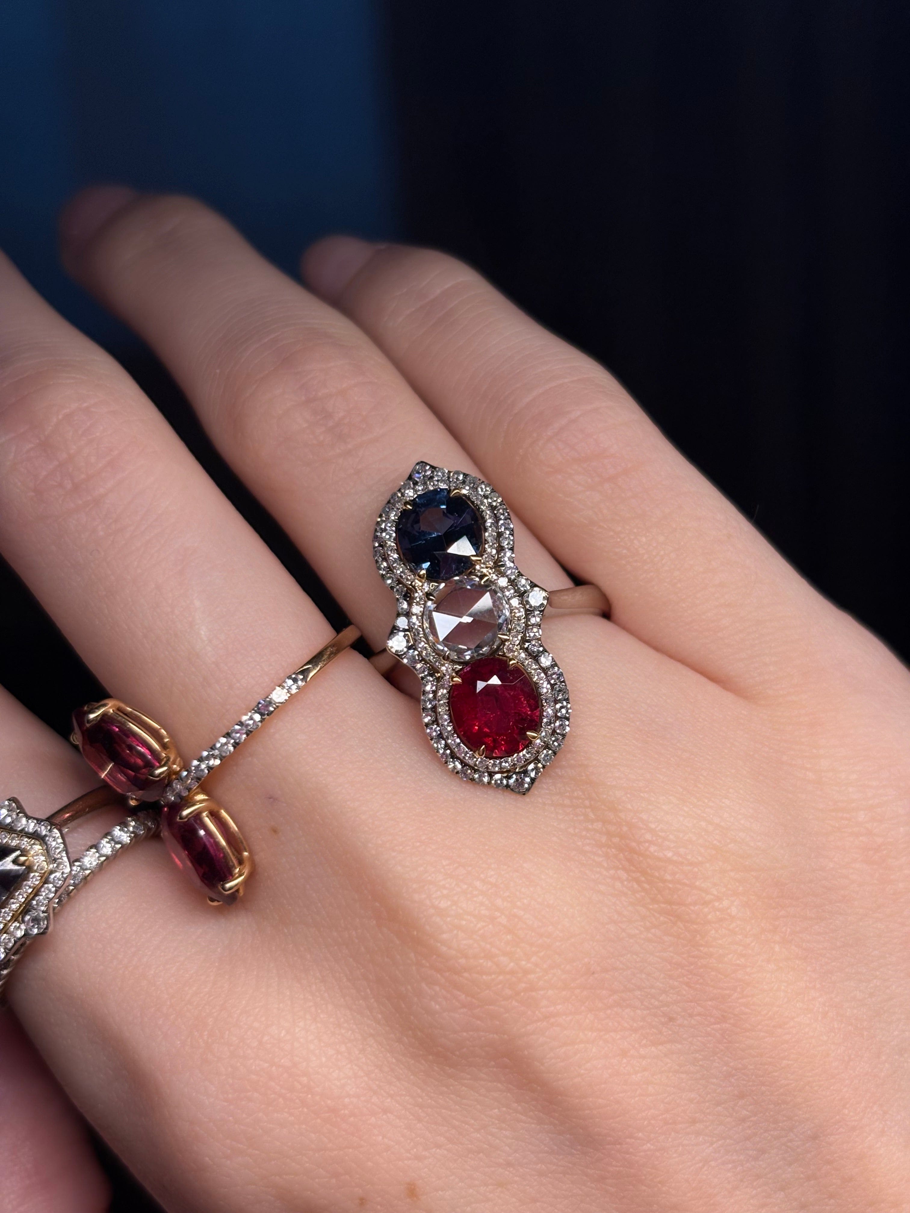 Luxury Promise 18K RING Pink GoldSpinel 2.14 ct / 2 pcsRose cut Diamonds 0.51 ctDiamonds 0.41 ct / 110 pcs R14237