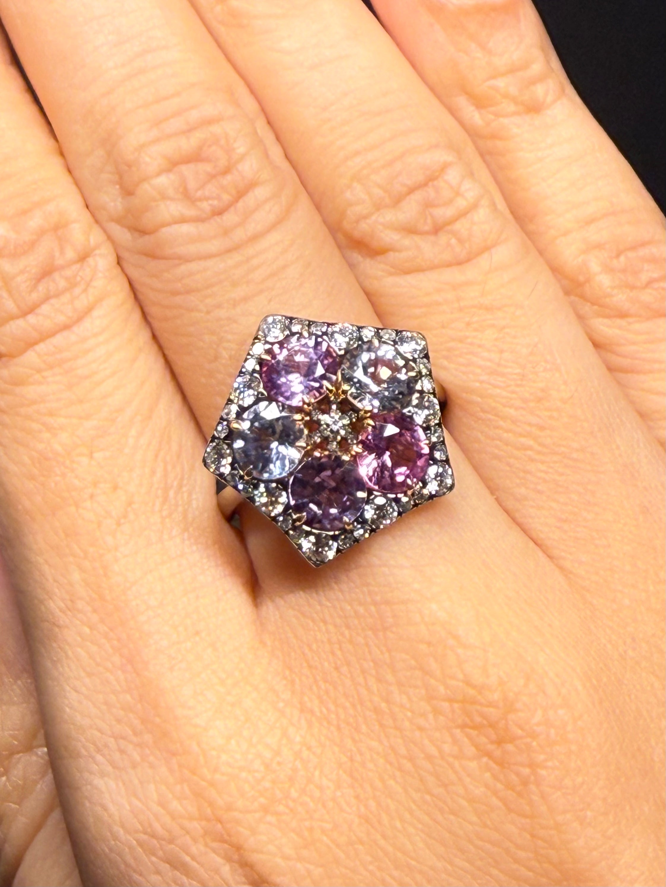 Luxury Promise 18K RING Pink GoldSpinel 3.86 ct / 5 pcsDiamonds 0.71 ct / 43 pcs R1628