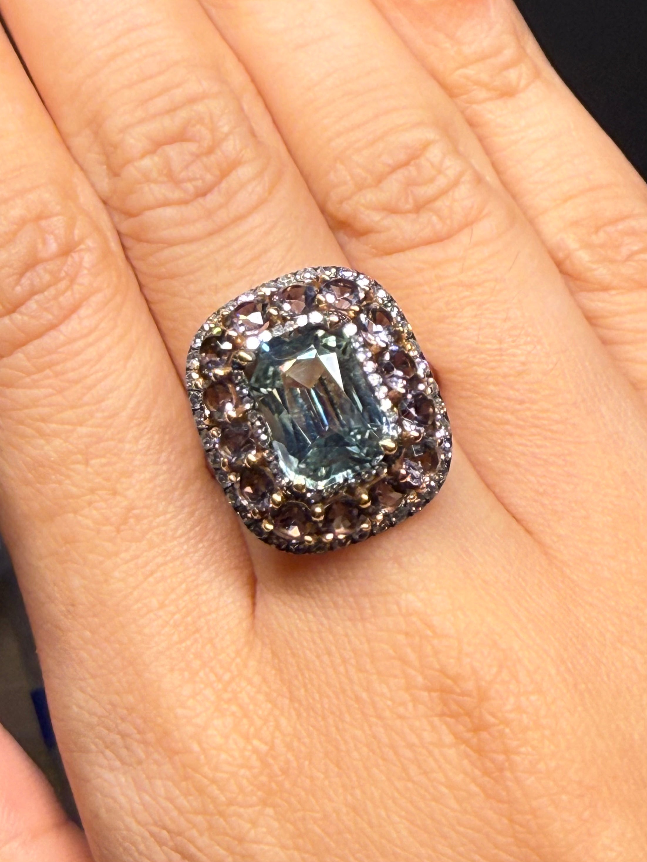 Luxury Promise 18K RING Pink GoldSpinel 4.71 ctSpinel 2.69 ct / 14 pcsDiamonds 0.57 ct / 69 pcs R1441