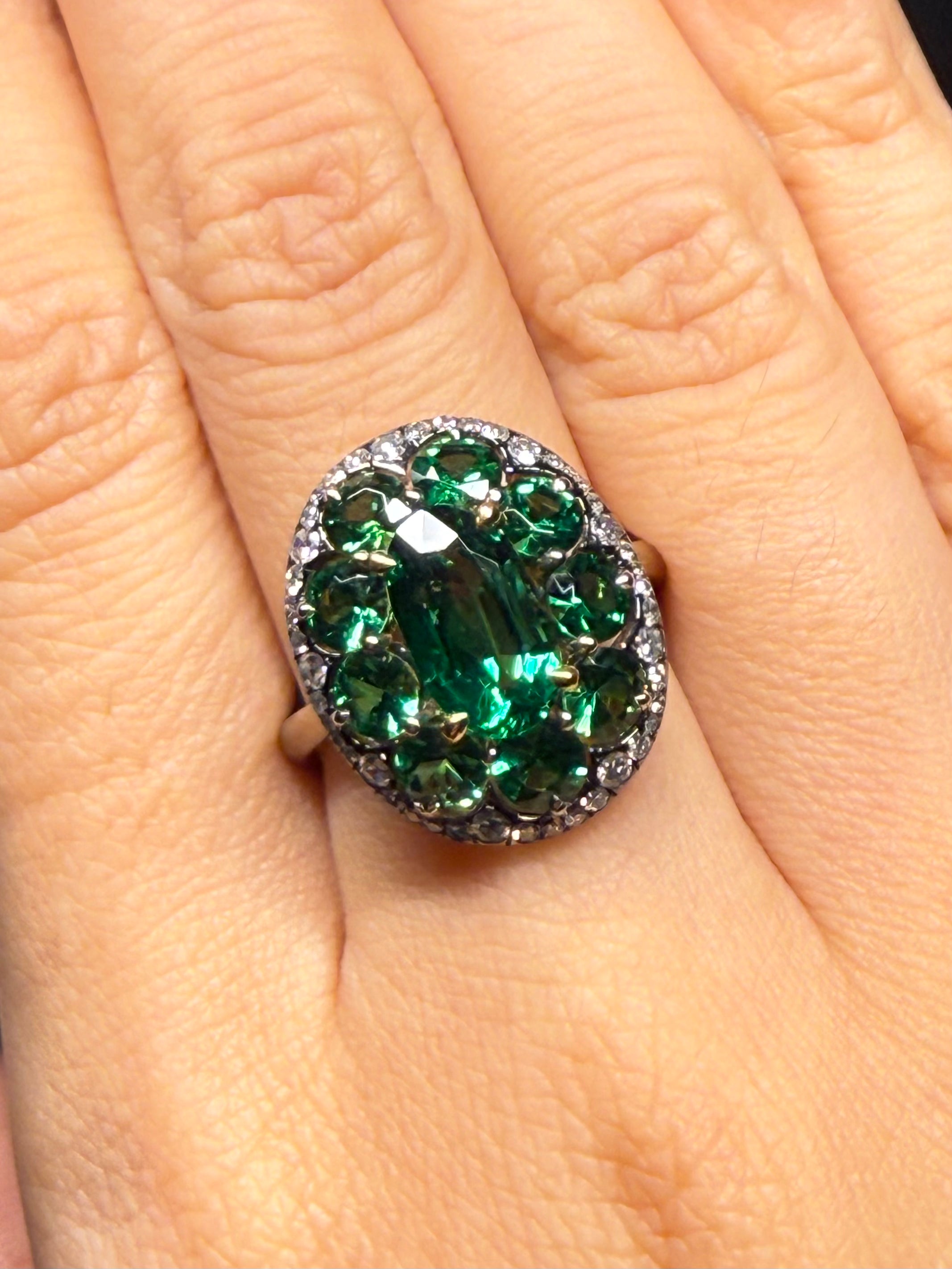 Luxury Promise 18K RING Yellow and Pink GoldTsavorite 2.10 ctTsavorite 2.29 ct / 9 pcsDiamonds 0.40 ct / 45 pcs R1516