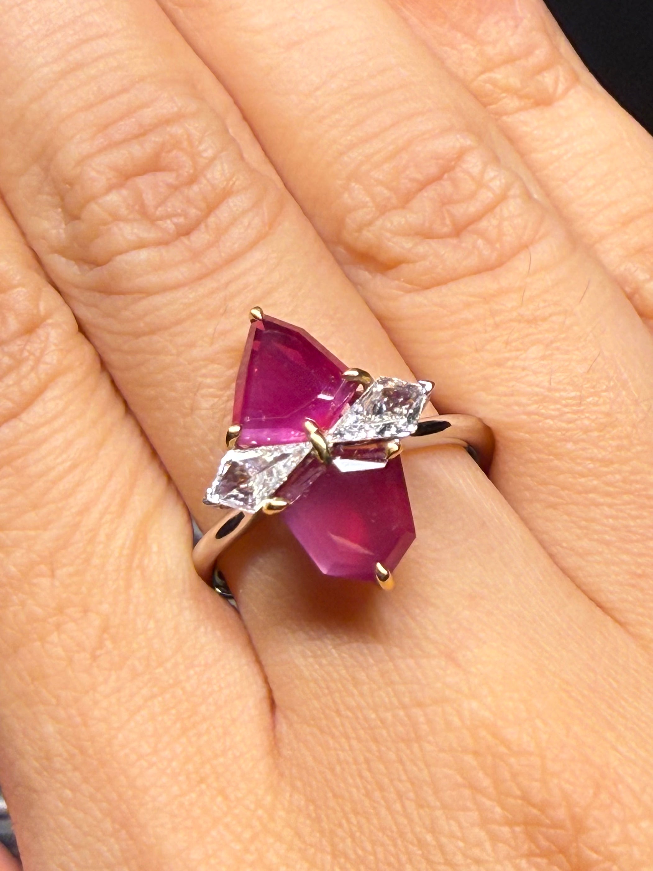 Luxury Promise 18K YG & PD RING Ruby NH 2.48 ctRuby NH 2.24 ctDiamonds 0.48 ct / 2 pcs R2203