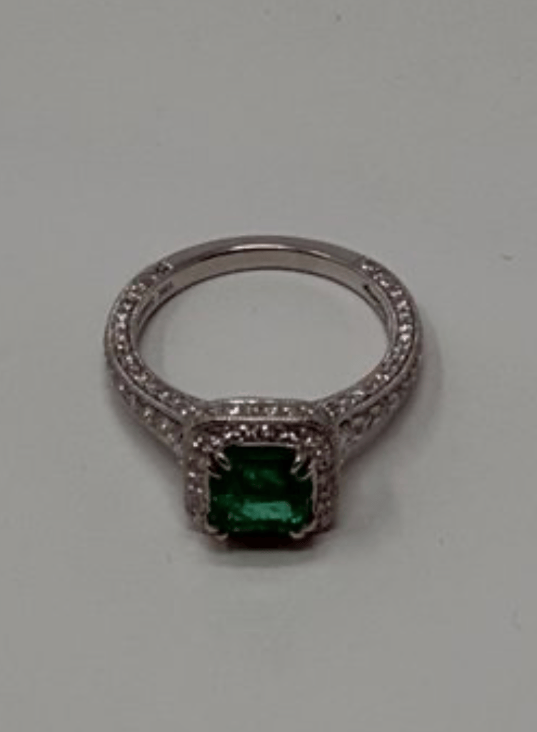 Luxury Promise 18kw sz 6.25 4.76g 1.5ct emerald 1ctd ring AFI055