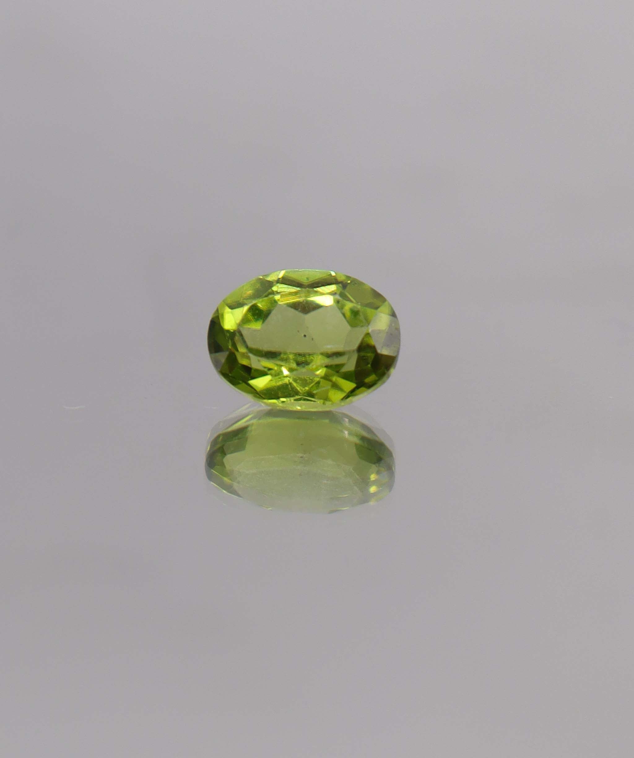Luxury Promise 2.16ct Peridot Oval DXBCS0057
