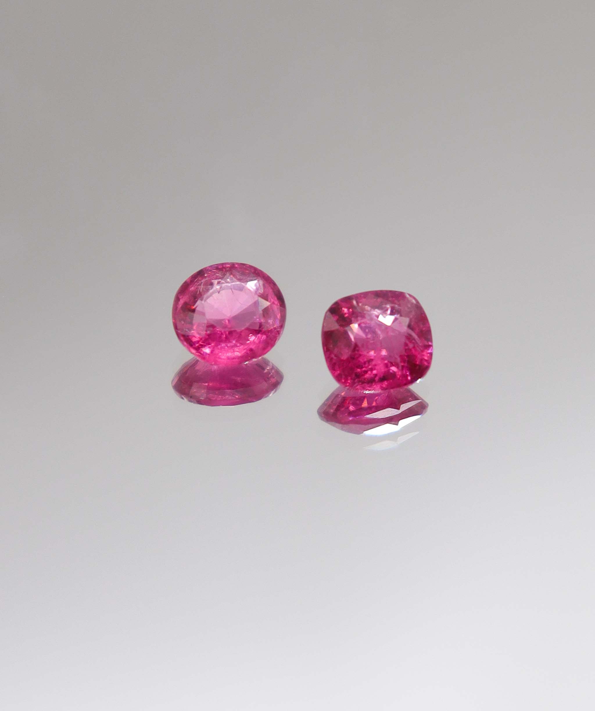Luxury Promise 2.20ct Hot Pink Mahenge Spinel Moi et Toi DXBCD0714