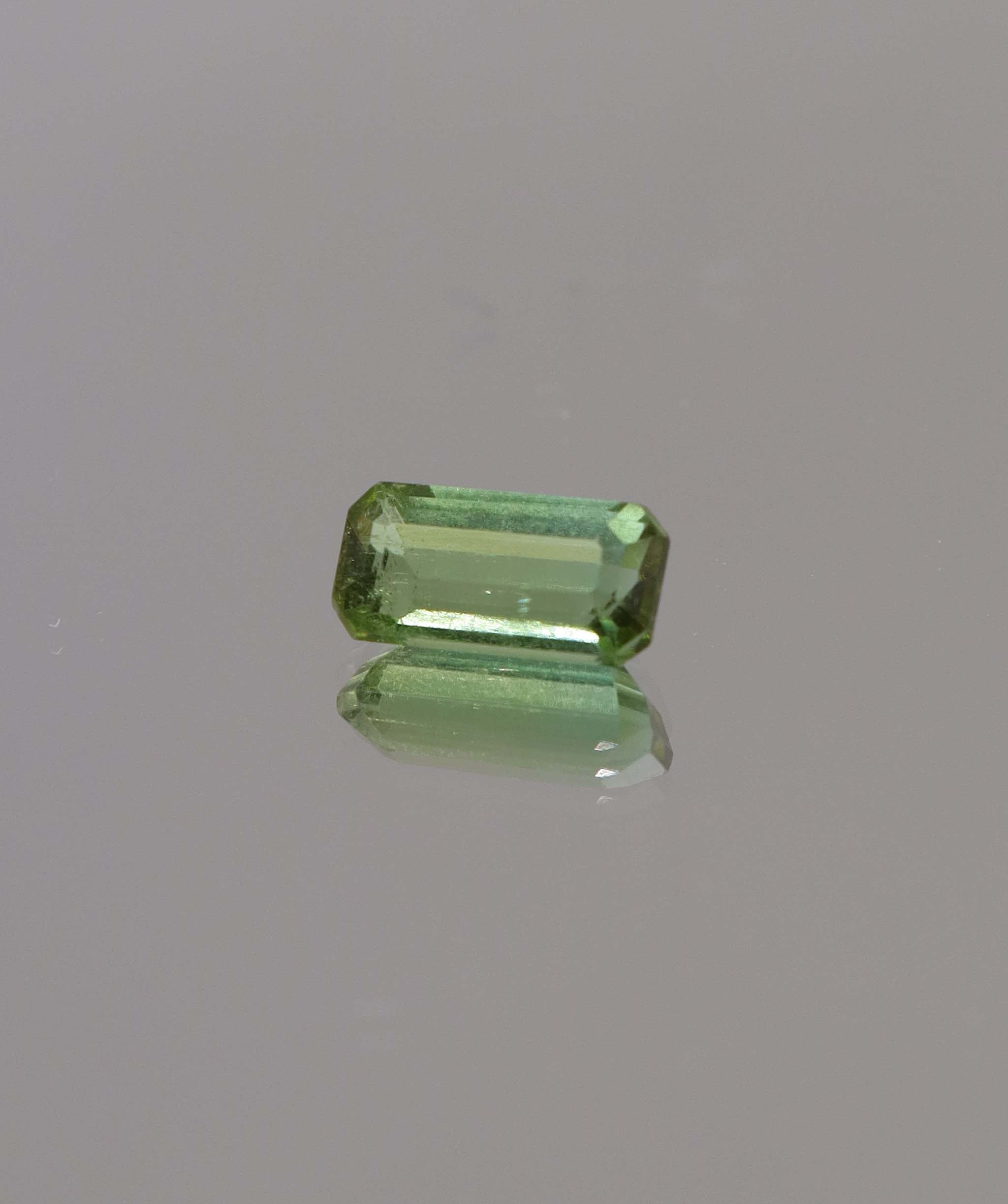 Luxury Promise 2.35ct Green Tourmaline single DXBCS1096