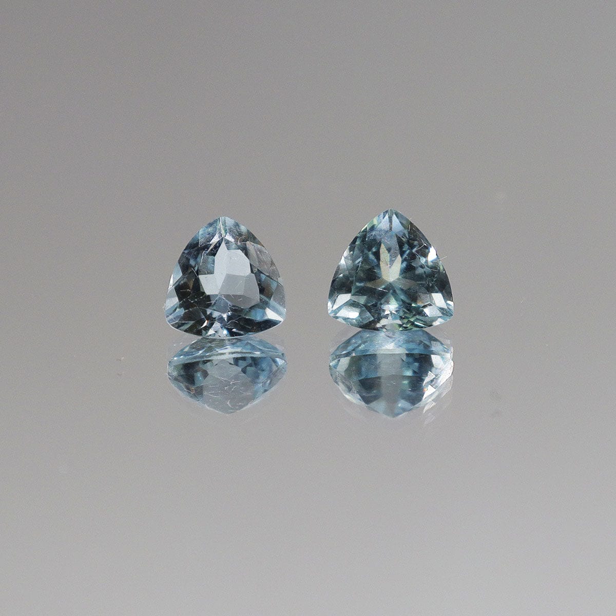 Luxury Promise 2.36ct Aquamarine trillion PAIR DXBCD0997