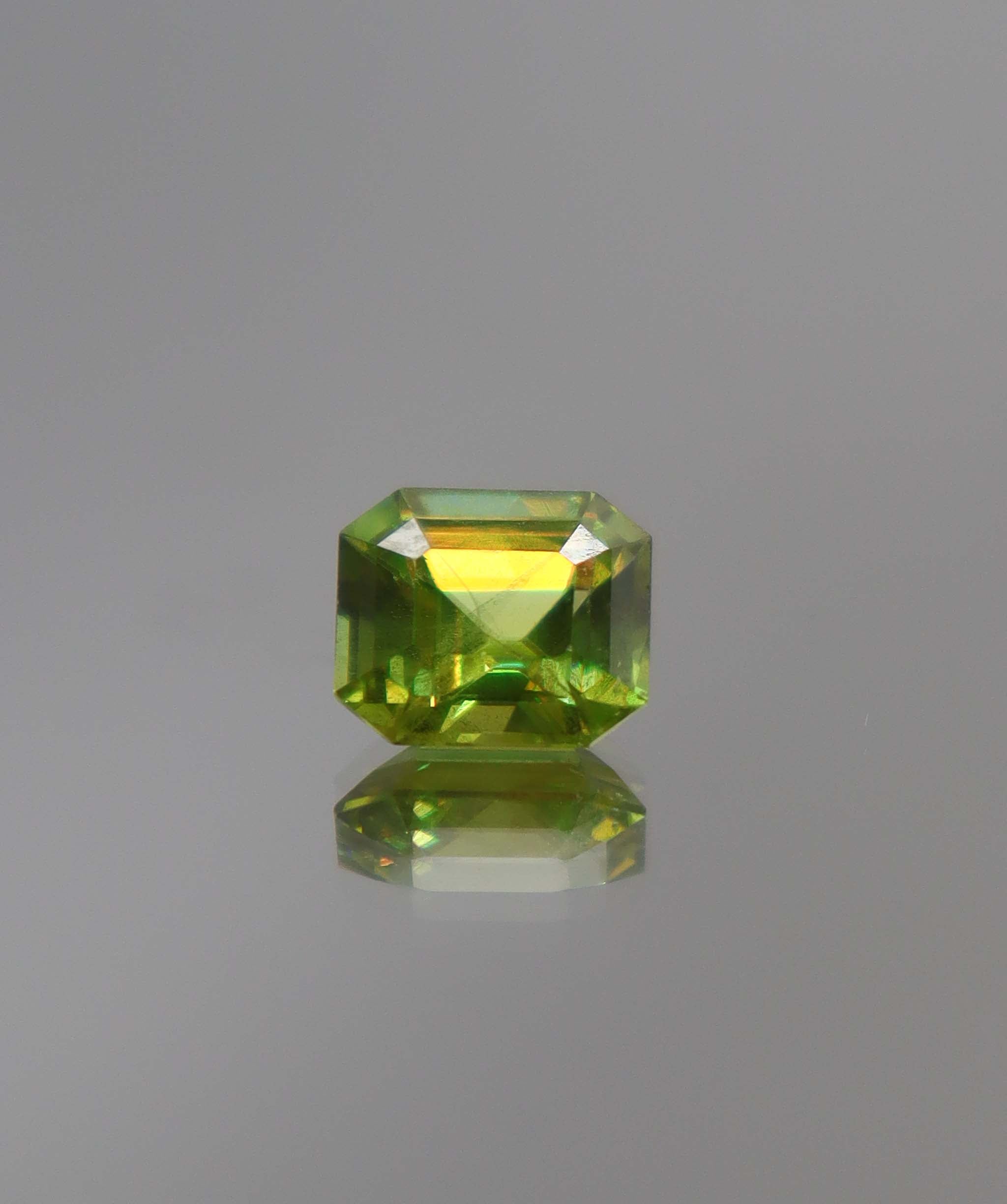 Luxury Promise 2.40ct Sphene  DXBCS0894
