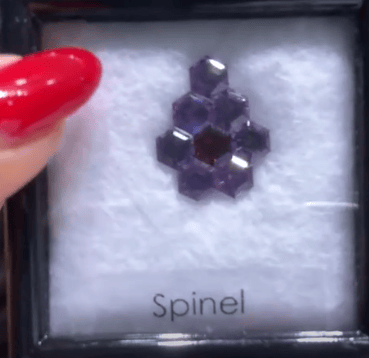 Luxury Promise 2,50ct Tanzania Spinel Set A02033