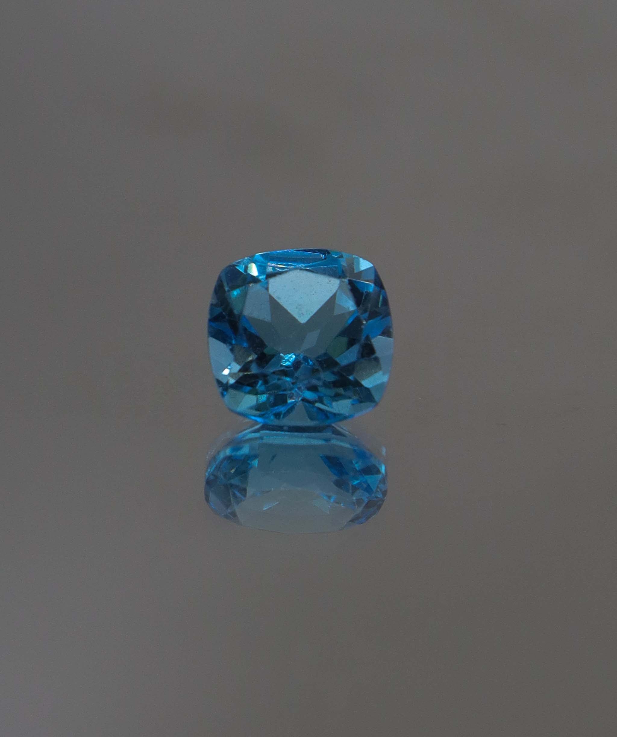 Luxury Promise 2.52 carat Swiss Topaz 26 DXBS5164