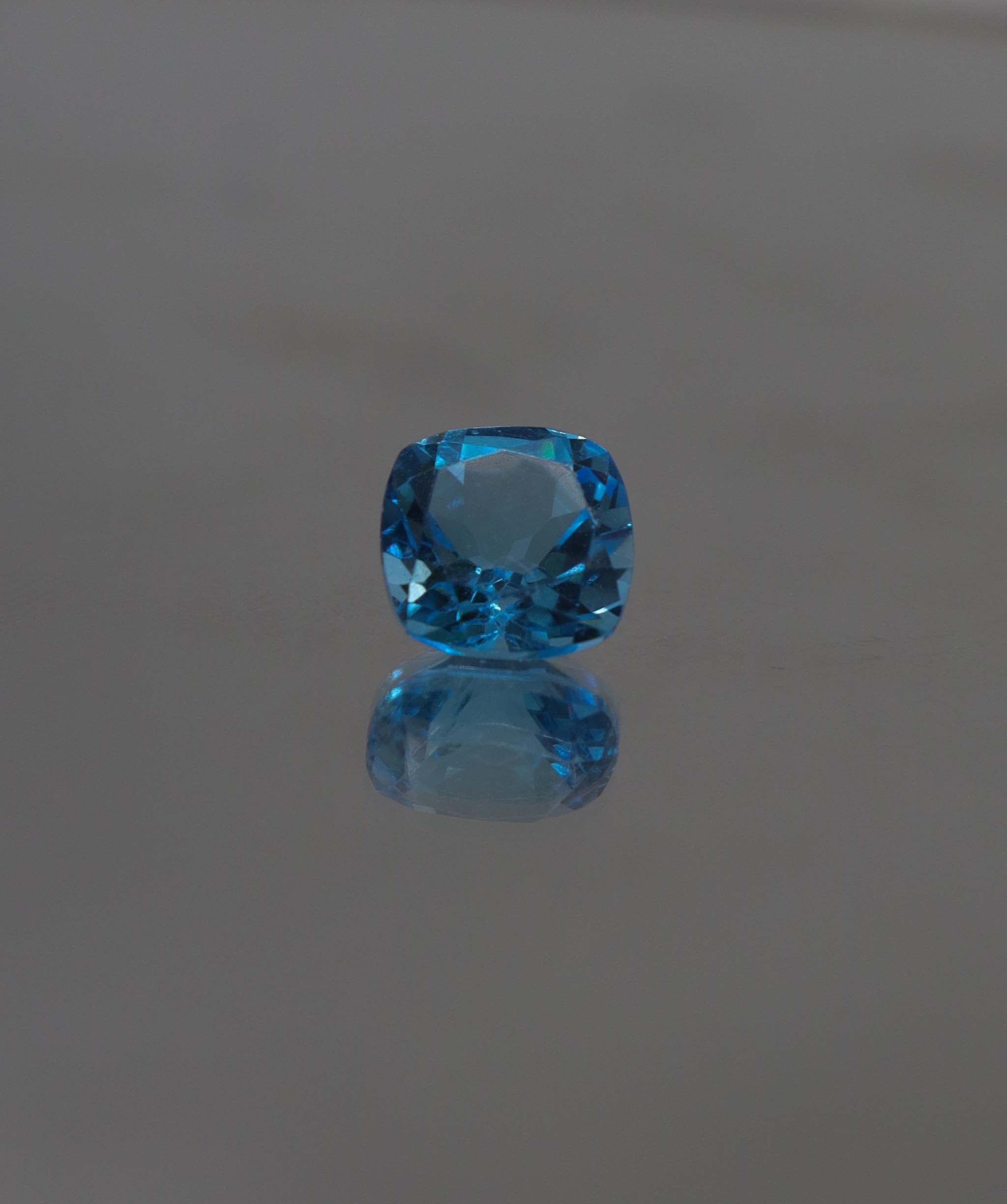 Luxury Promise 2.52 carat Swiss Topaz 26 DXBS5164