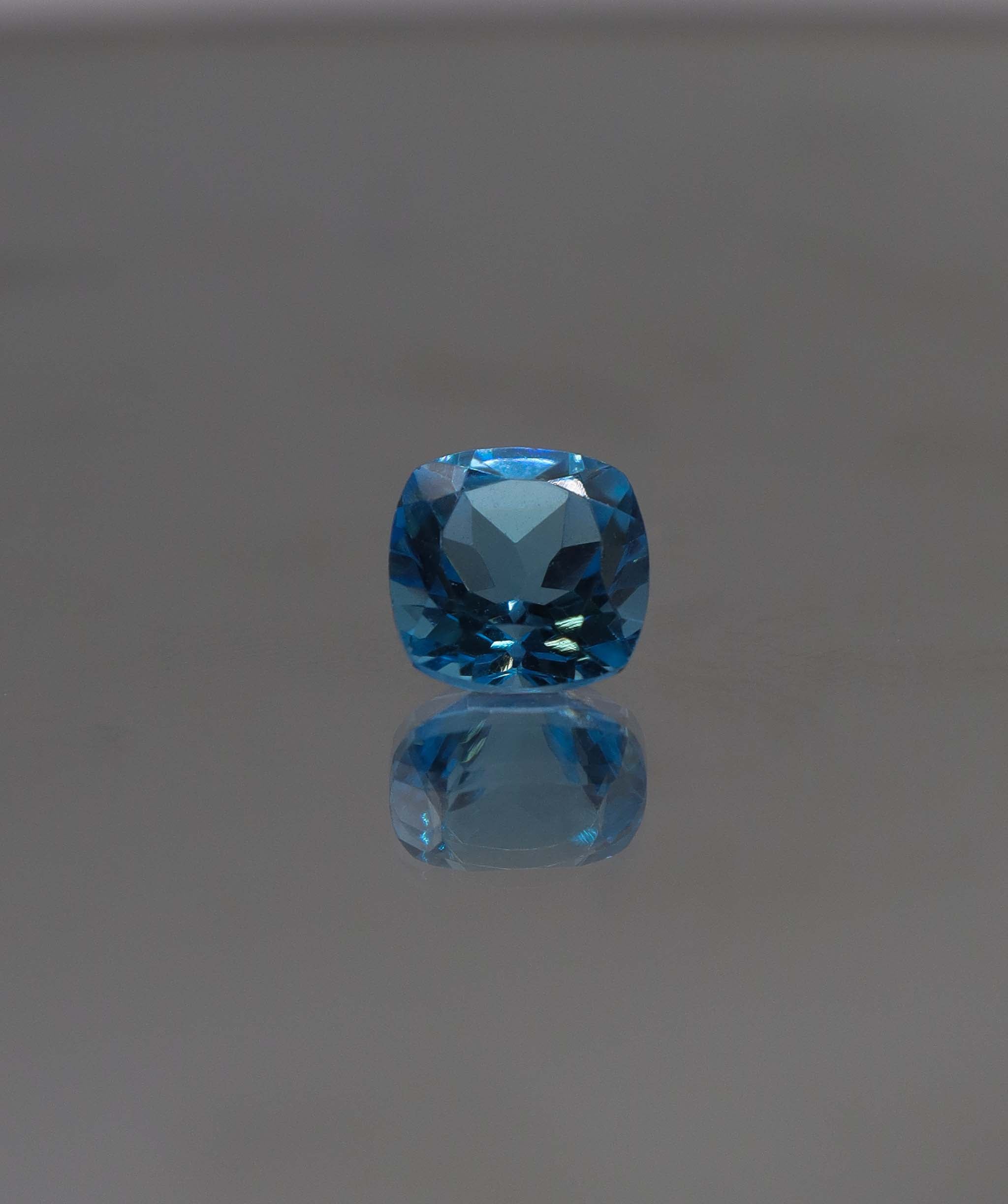 Luxury Promise 2.70 carat Swiss Topaz 20 DXBS5158