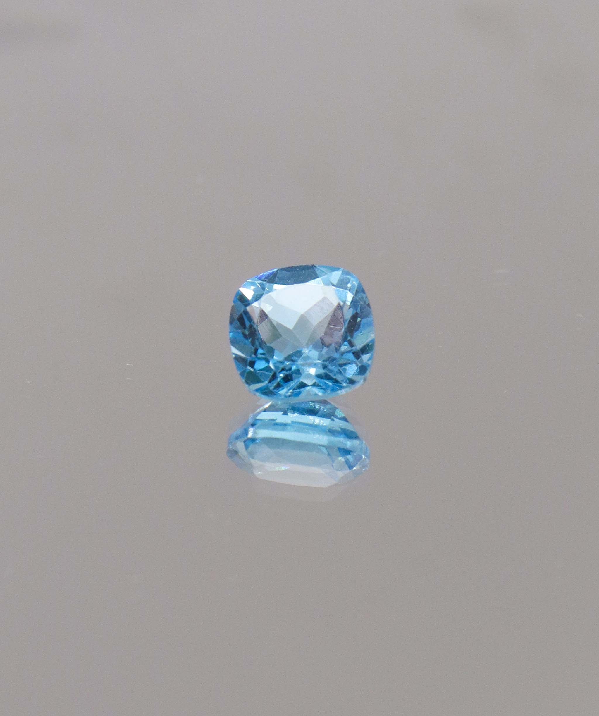 Luxury Promise 2.78 carat  Swiss Topaz 5 DXBS5143