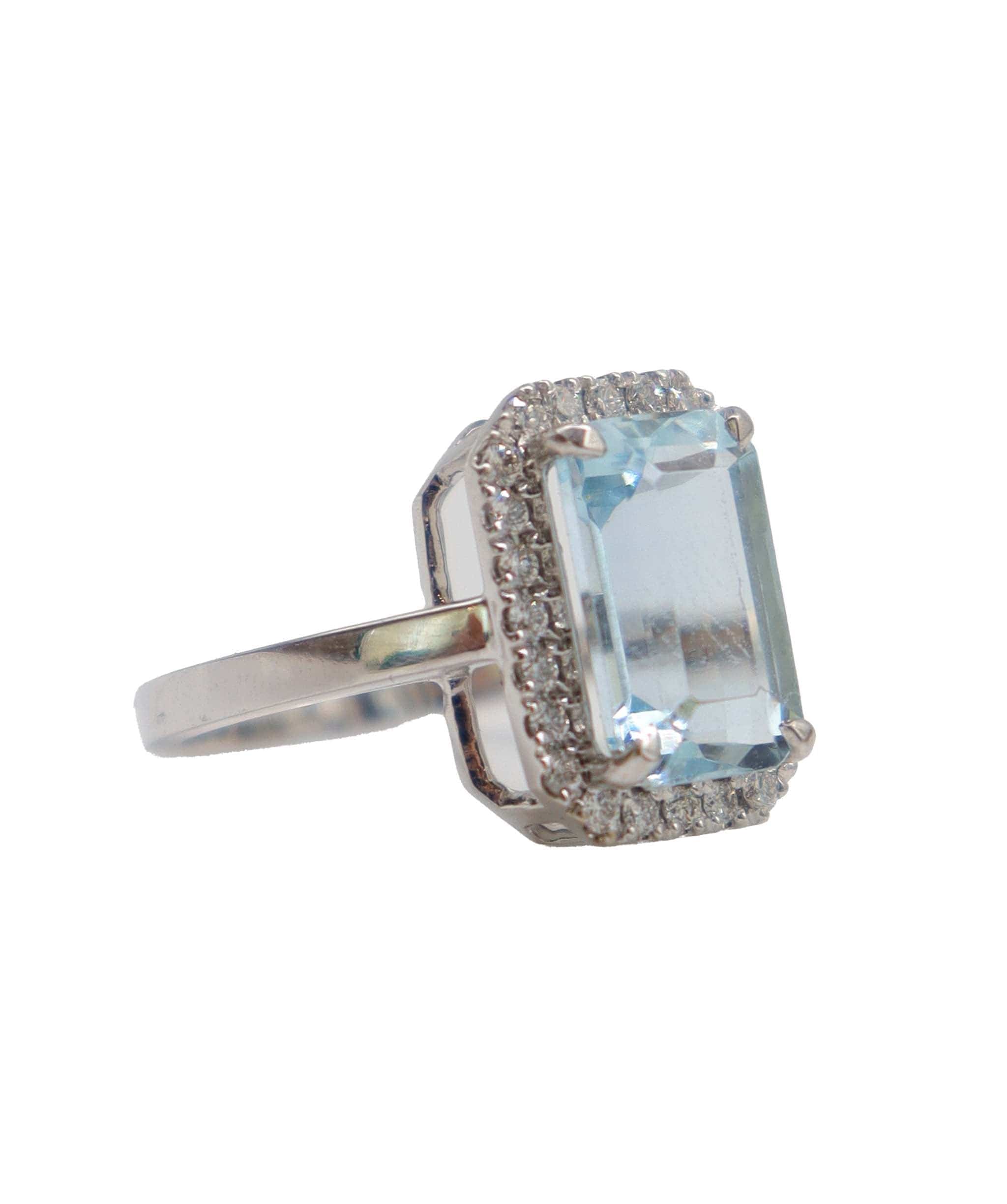 Luxury Promise 2.80ct Aquamarine & Diamond Halo Ring RDL0138D