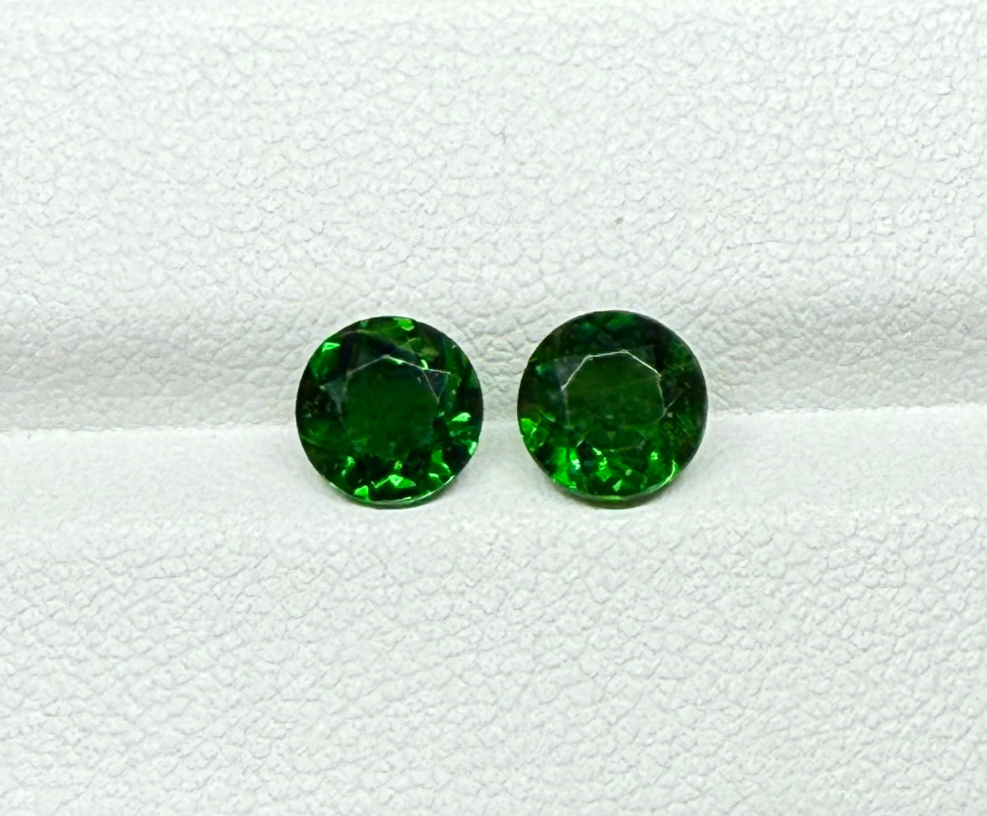 Luxury Promise 2.92ct Chrome Diopside PAIR Round DXBCS0382