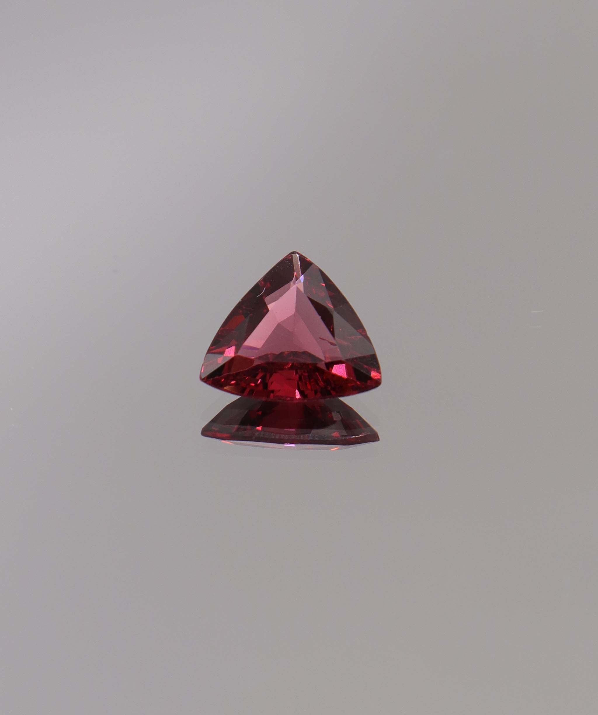 Luxury Promise 2.98ct Garnet Trillion  DXBCS1240