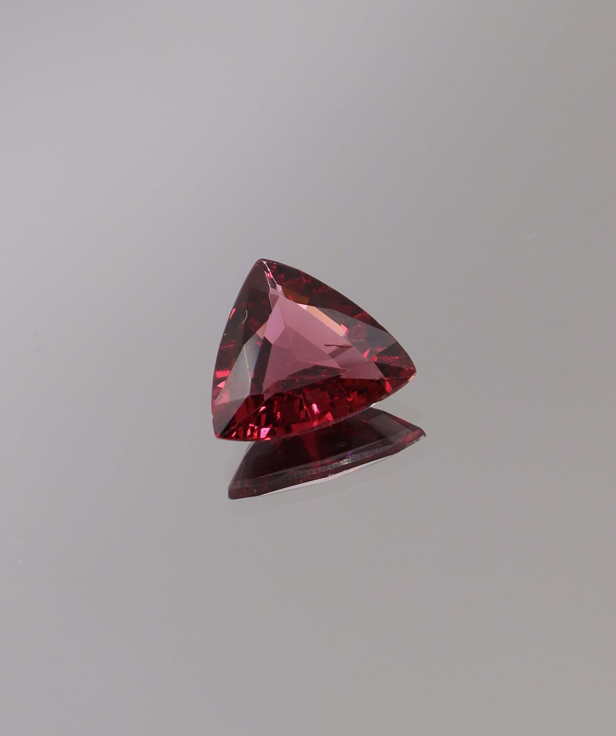 Luxury Promise 2.98ct Garnet Trillion  DXBCS1240
