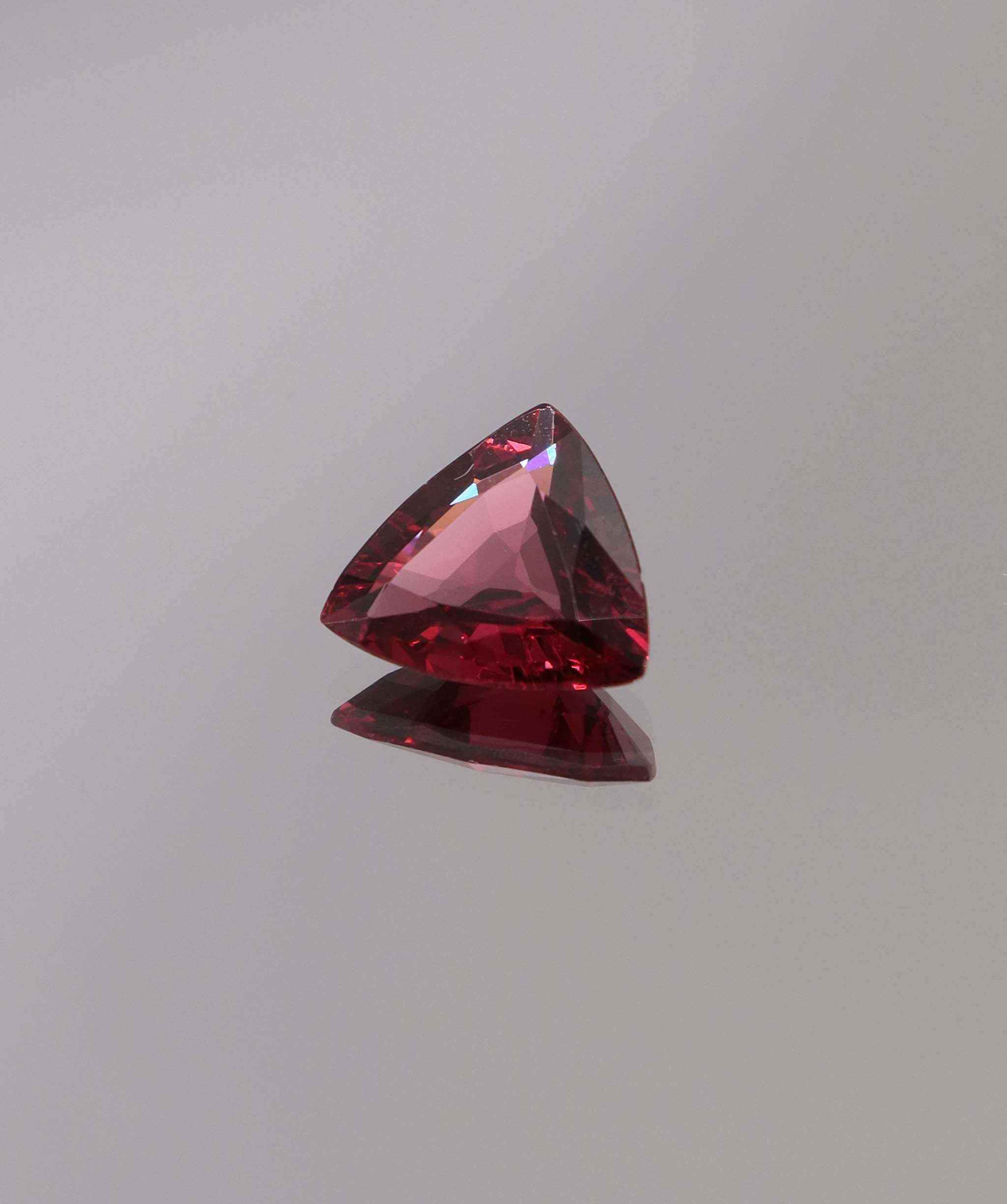 Luxury Promise 2.98ct Garnet Trillion  DXBCS1240